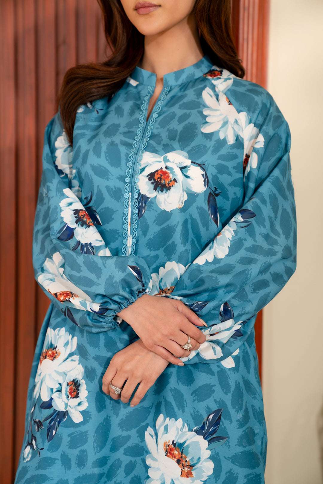 1 Piece Printed Cambric Shirt – modern and chic women’s clothing for casual and semi-formal styling.