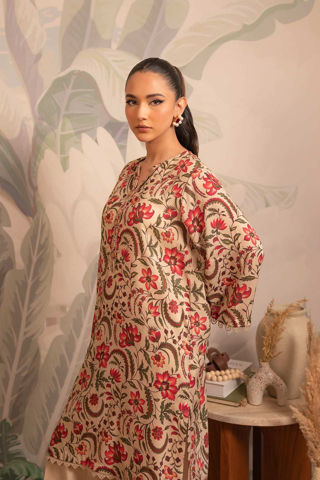 1 Piece Printed Linen Shirt – breathable and stylish Pakistani women’s fashion for seasonal comfort.