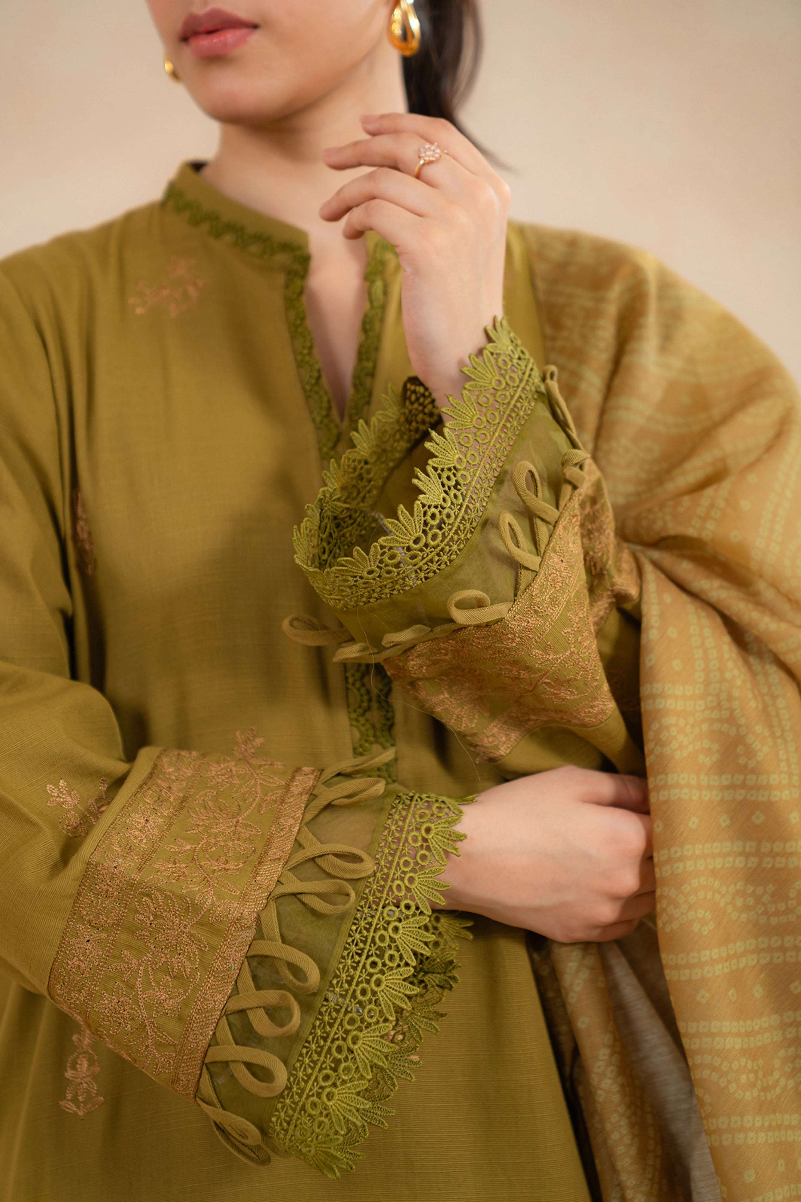 3_Piece_Embroidered_Khaddar_Suit_Olive, Sleeves Design