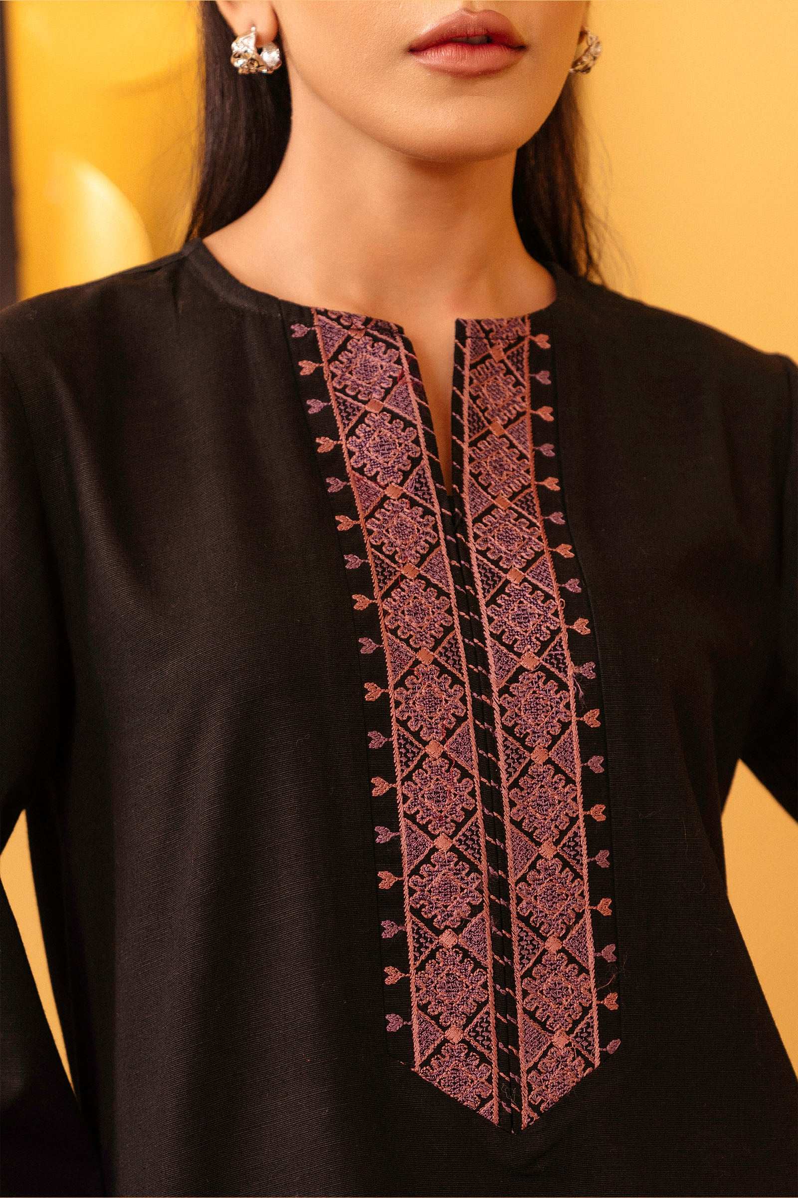 Buy Elegant Black 2-Piece Embroidered Khaddar Suit for Winter Fashion