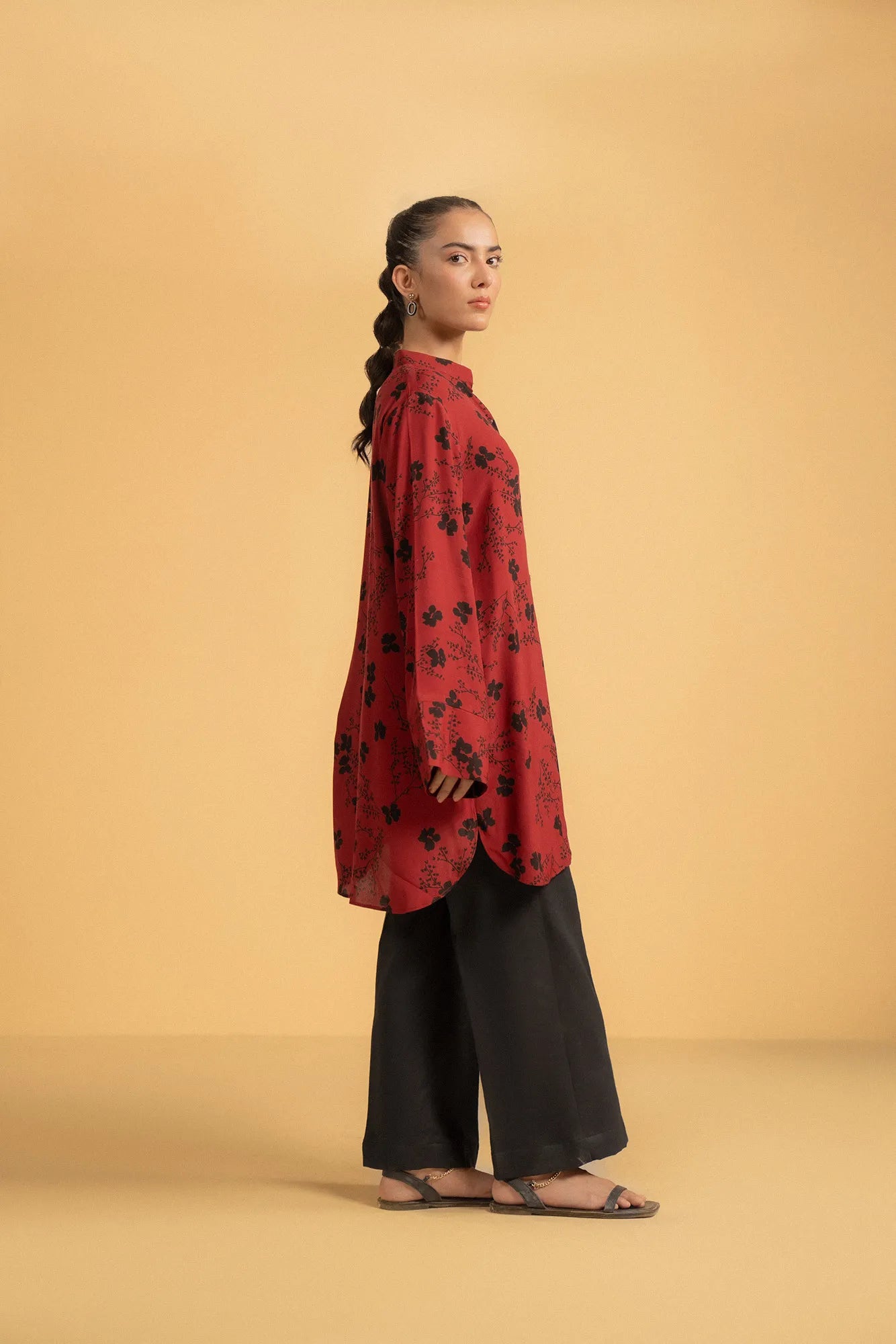 Comfortable and elegant printed linen shirt for everyday outfits