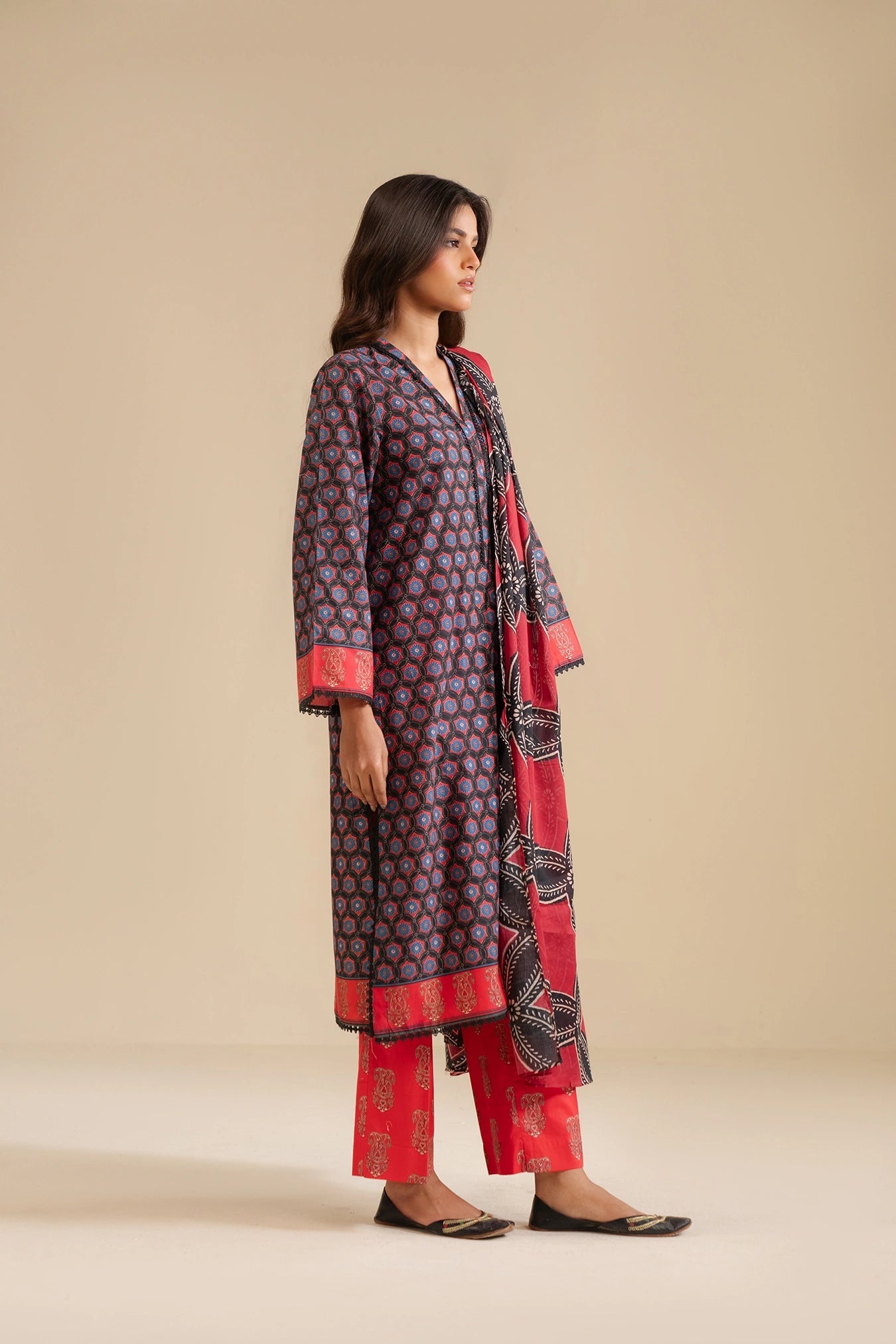 3 Piece Printed Lawn Suit Pret SS - 25