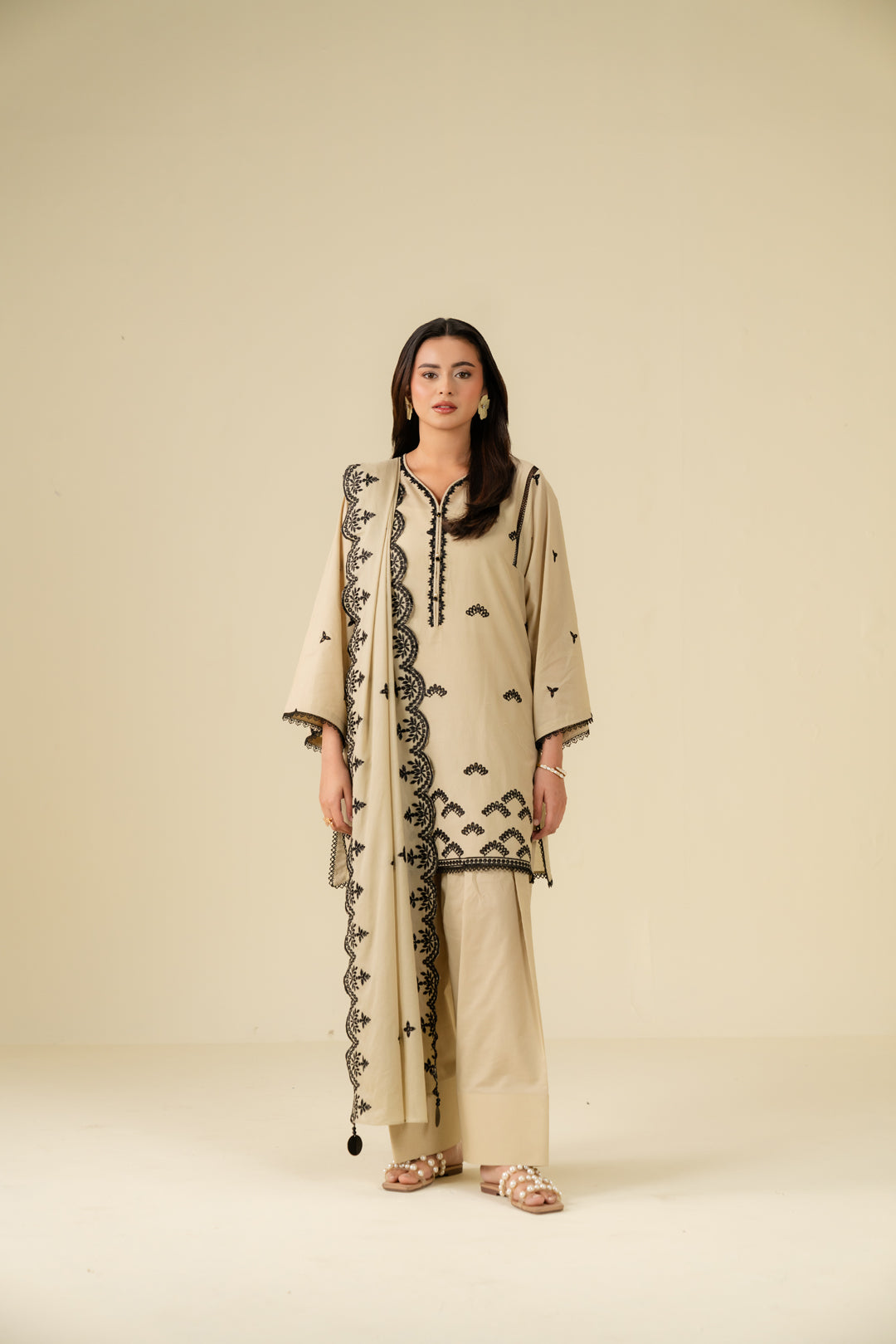 3 Piece Embroidered Lawn Suit Beena