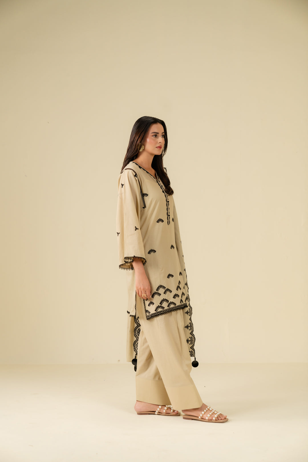 3 Piece Embroidered Lawn Suit Beena