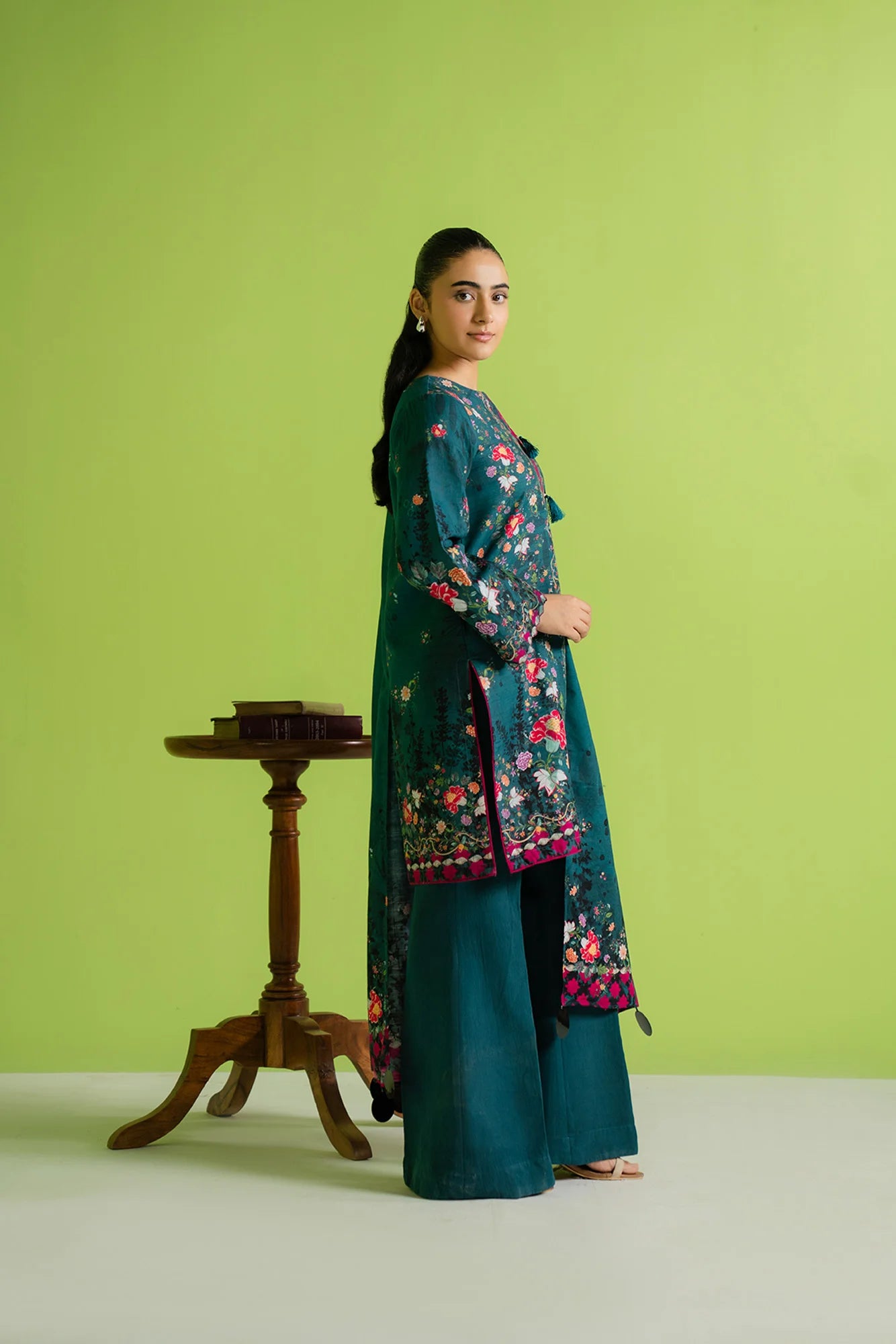 2 Piece Printed Khaddar Suit