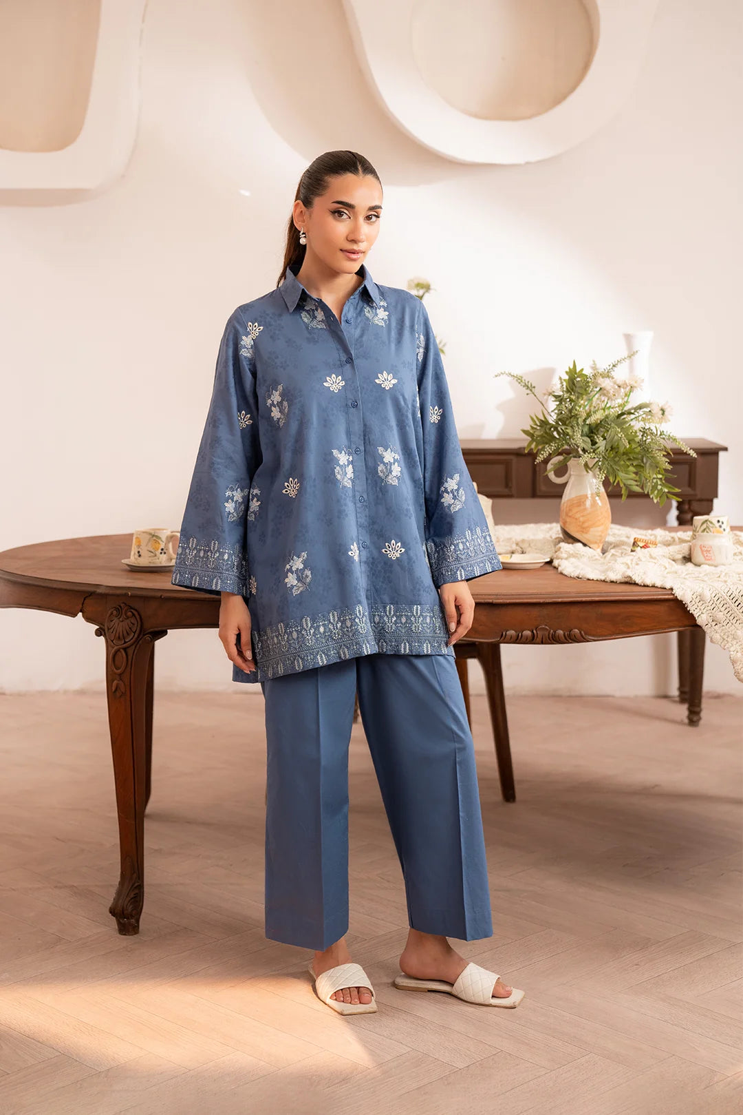 2 Piece Embroidered Jacquard Suit
