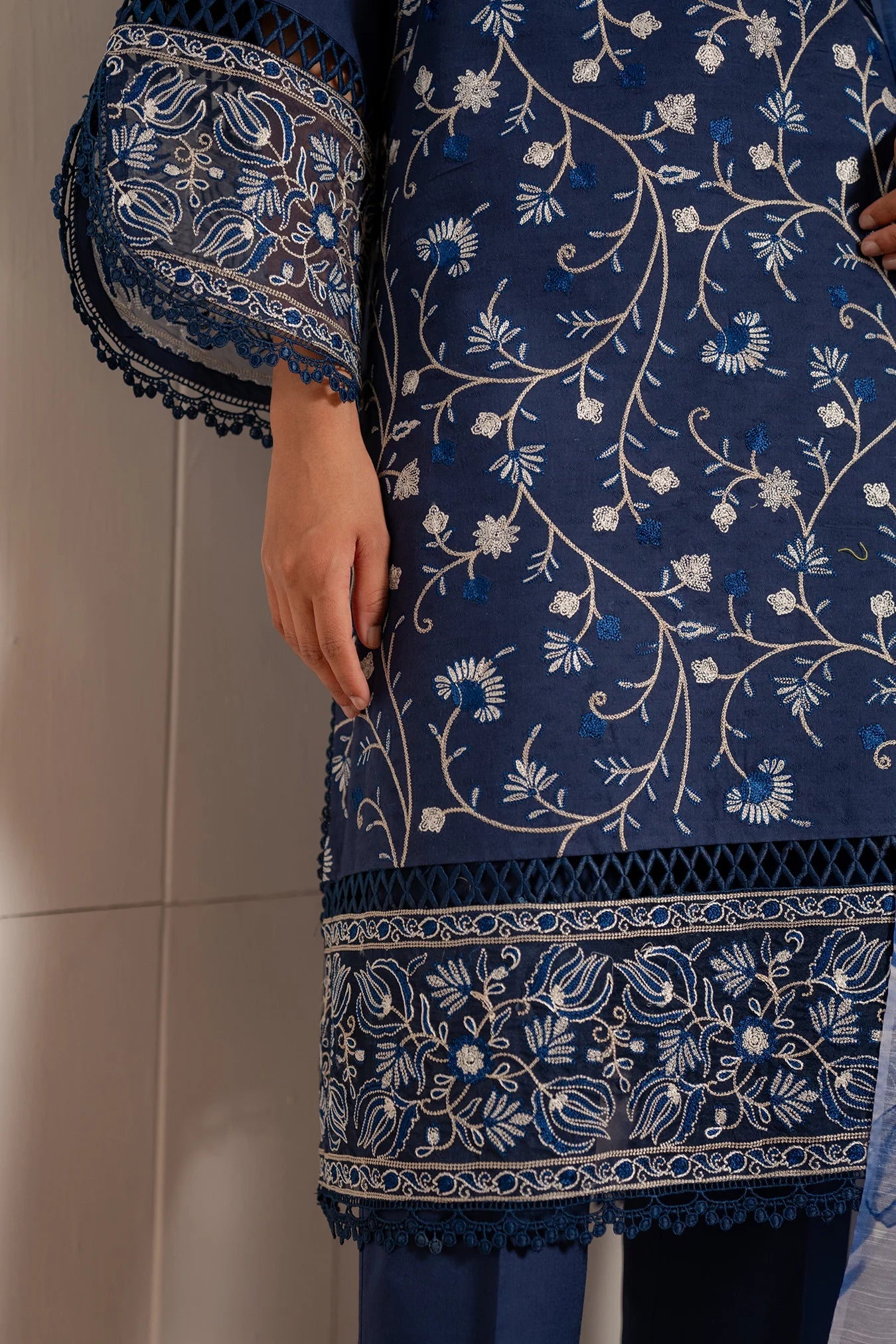 3 Piece Embroidered Lawn Suit Unstitched Summer - 25