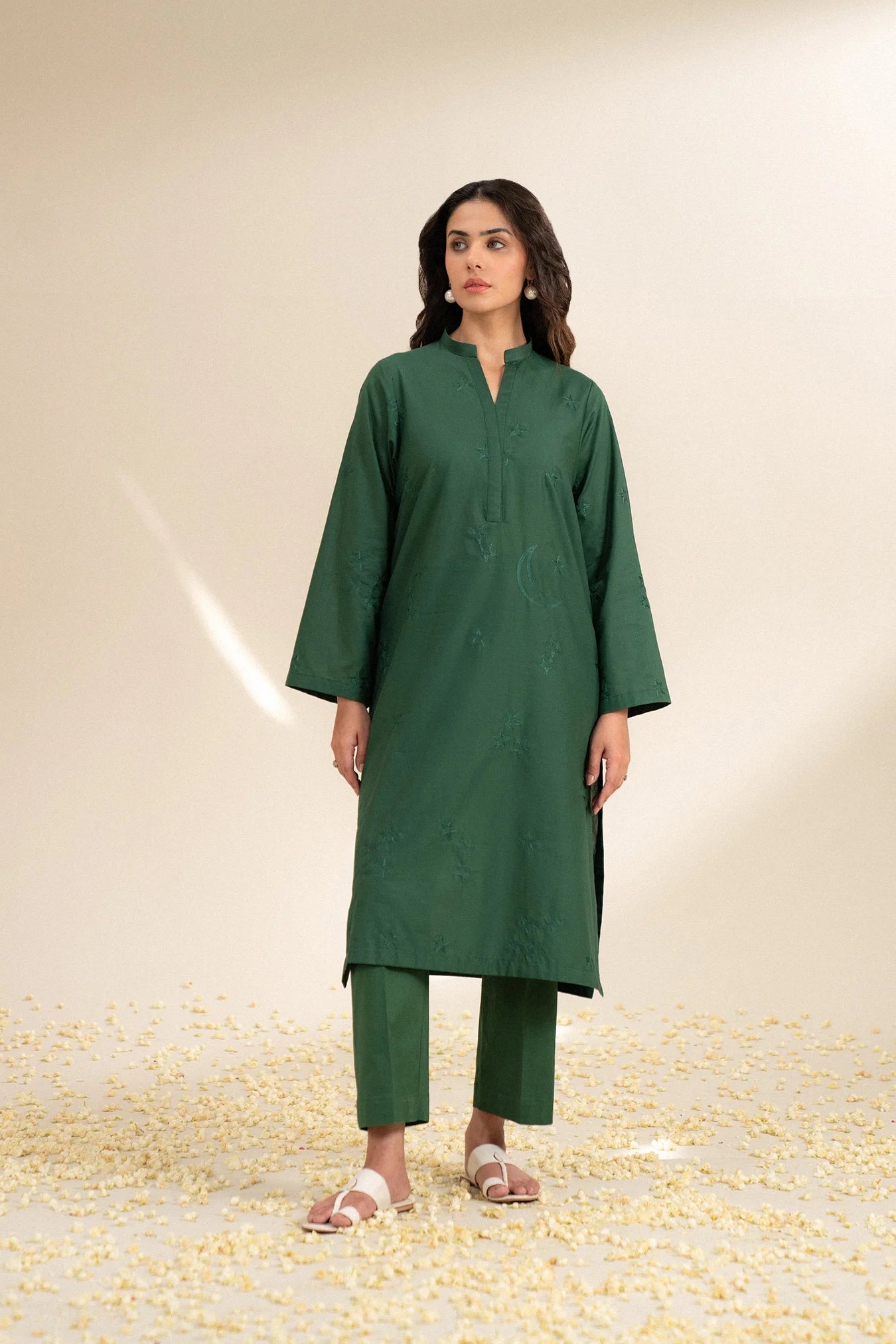 Dark green 2 piece embroidered lawn suit for women Best for Pakistan Independence day