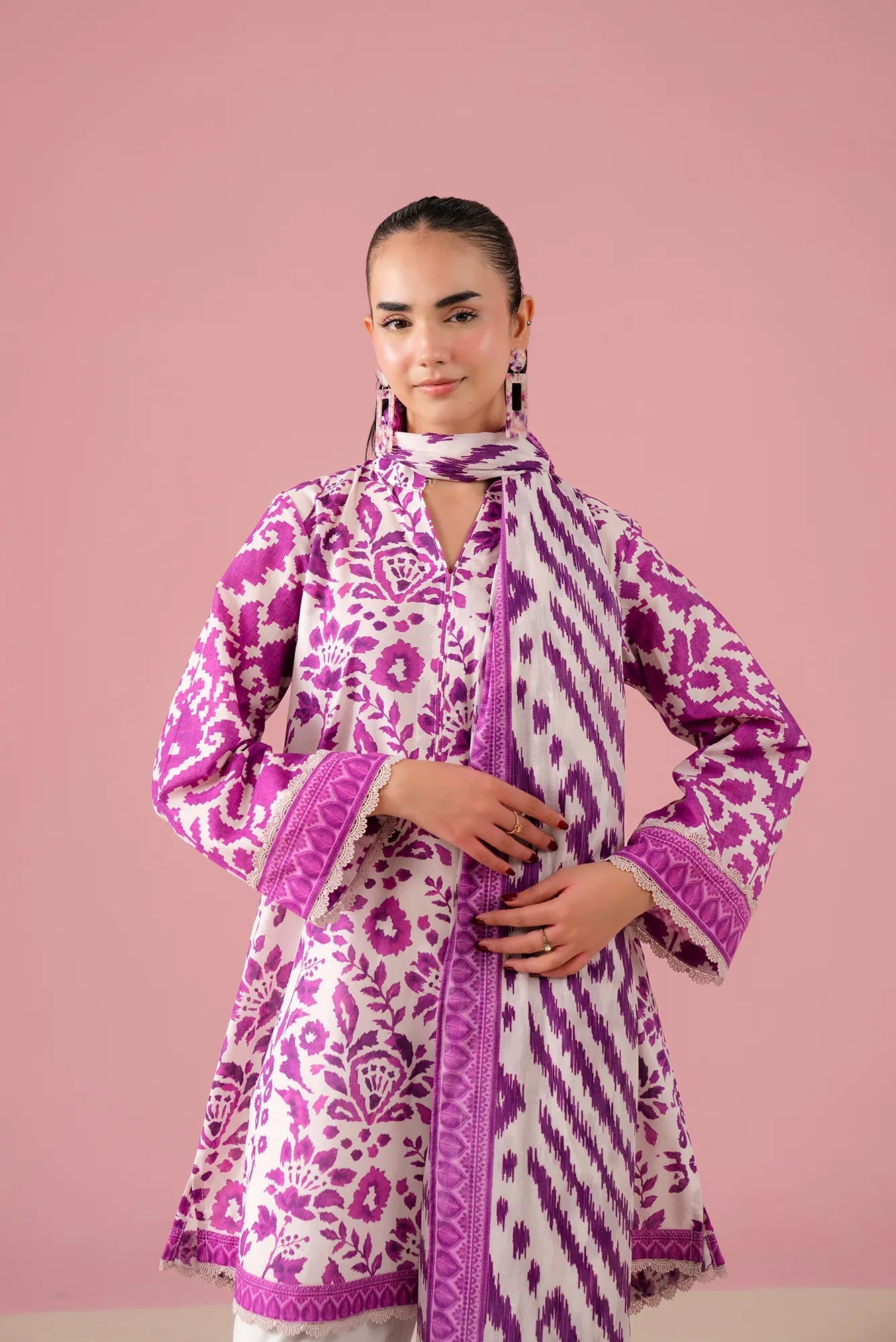 Faisalabad online lawn suits Pakistan – premium shk pink 2 piece lawn suit with breathable fabric and printed voile dupatta for women