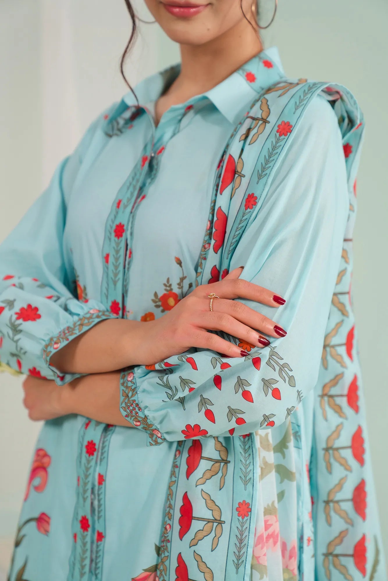 Faisalabad unstitched ladies suit – digital printed 3 piece lawn dress with cambric trousers and voile dupatta, ethnic wear online lawn suits Pakistan