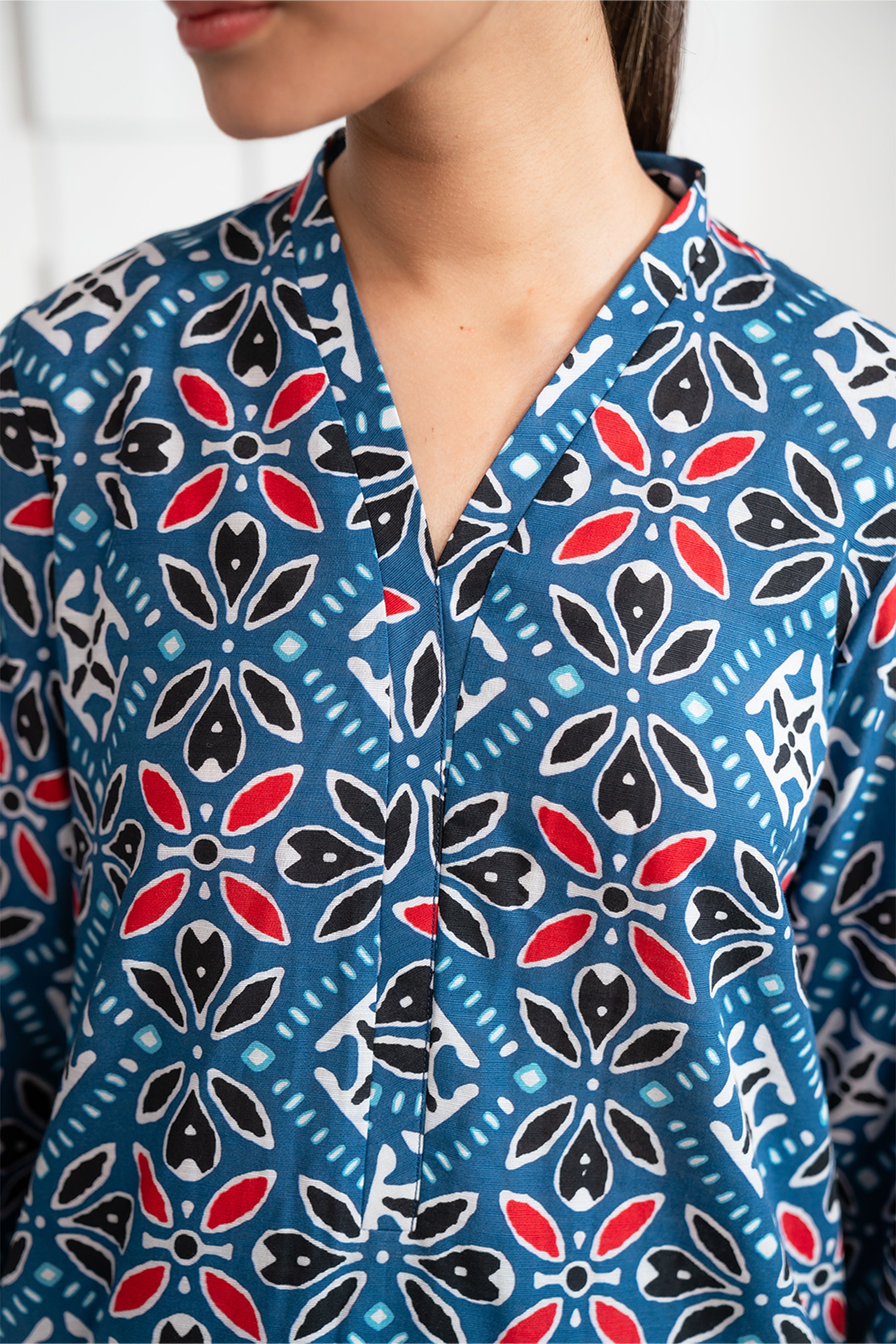 Get 2-Piece Printed Khaddar Suit in Blue – Elegant Design for Everyday Fashion