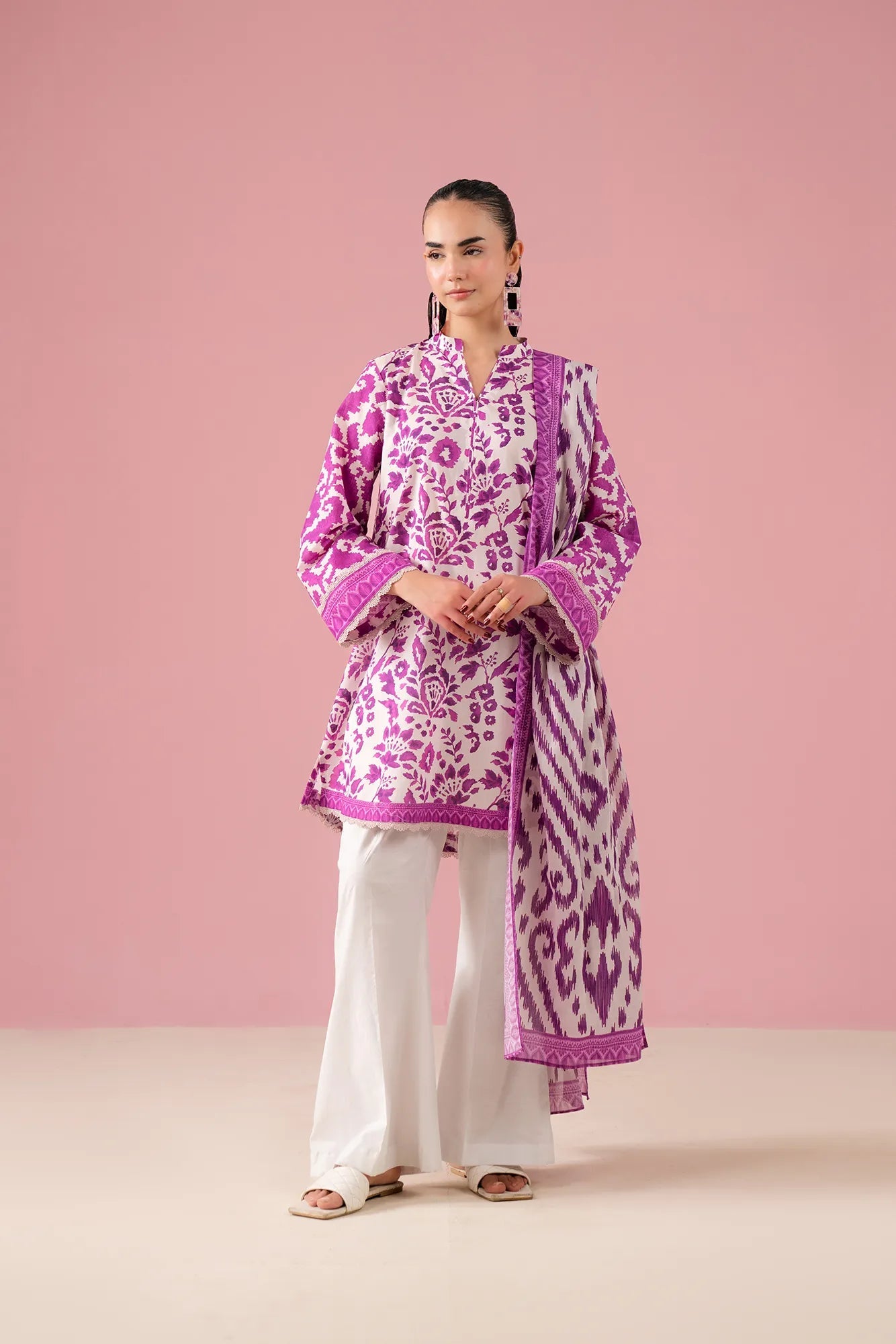 Karachi 2 piece lawn suit – elegant shk pink printed lawn shirt with voile dupatta, trendy unstitched ladies suit for summer wear in Pakistan
