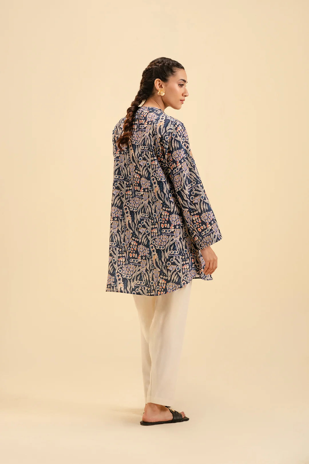 Latest women's cambric shirt designs in Pakistan – shop trendy prints.