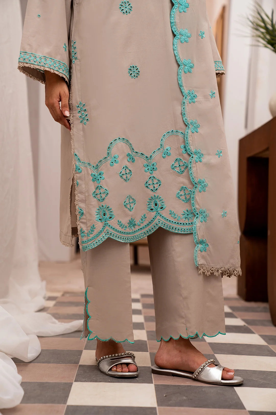 Lawn embroidered suits with lawn dupatta – Stylish 3 piece embroidered lawn suit ideal for summer wear, available online in Pakistan.