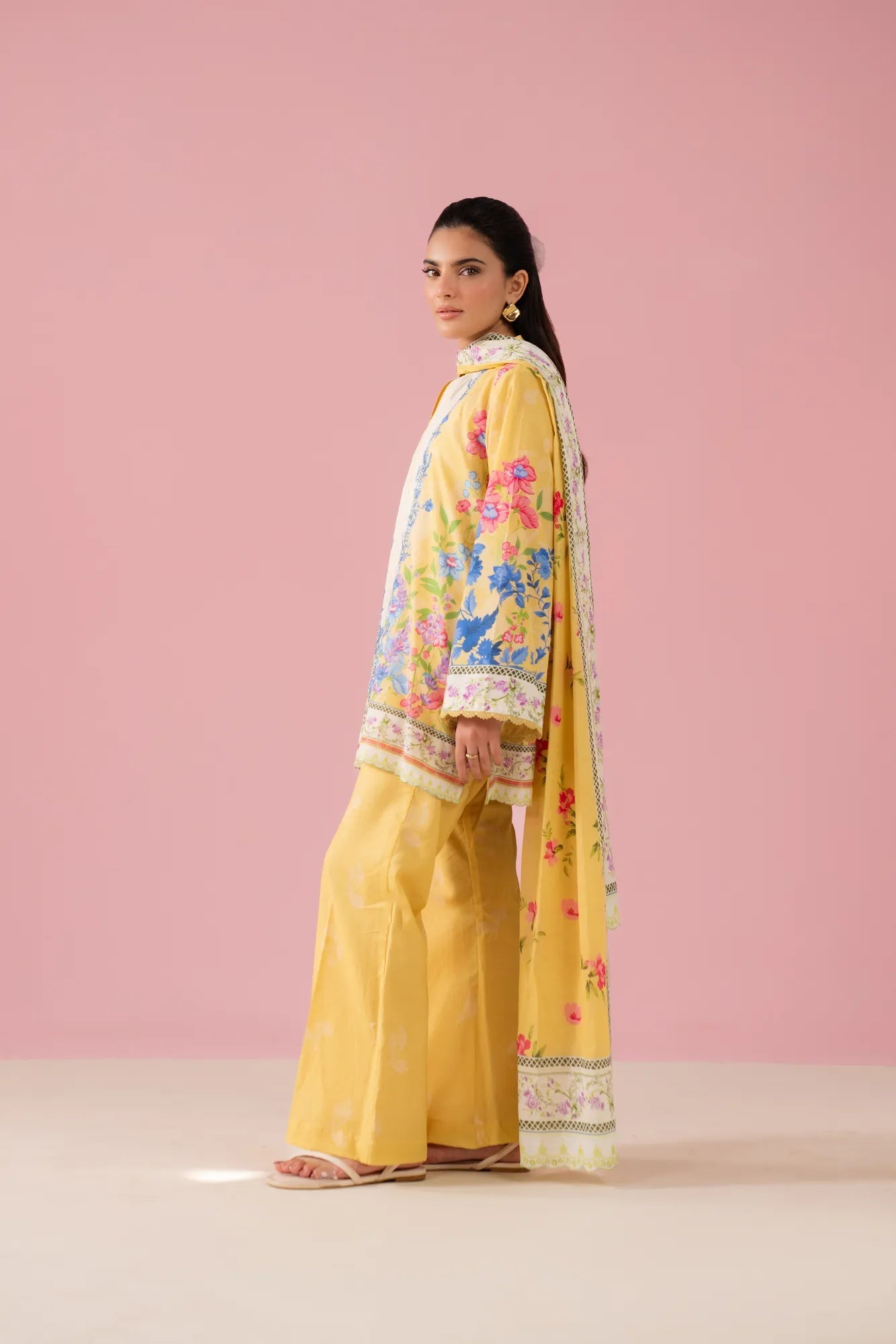 London unstitched ladies suit – elegant yellow 3 piece digital printed lawn with cambric trouser and voile dupatta, Pakistani summer fashion online