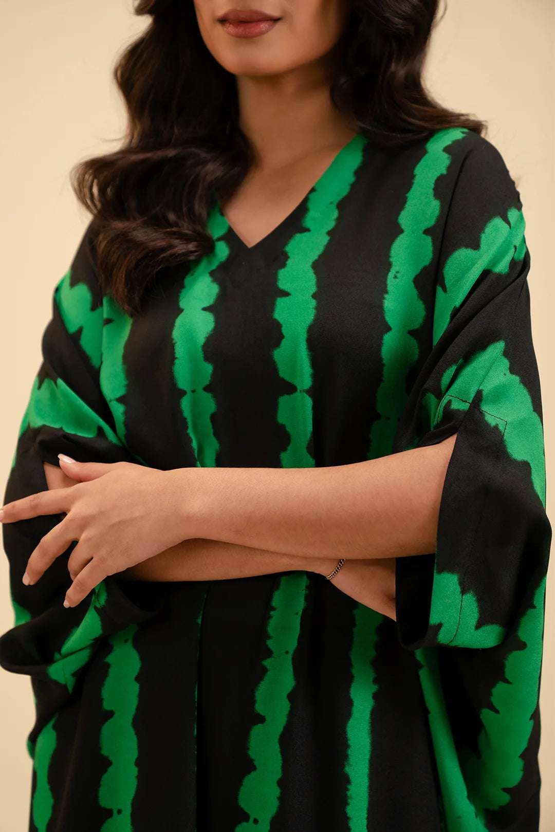 Loose Fit V-Neck Kaftan for Women – Lightweight & Breathable Summer Outfit