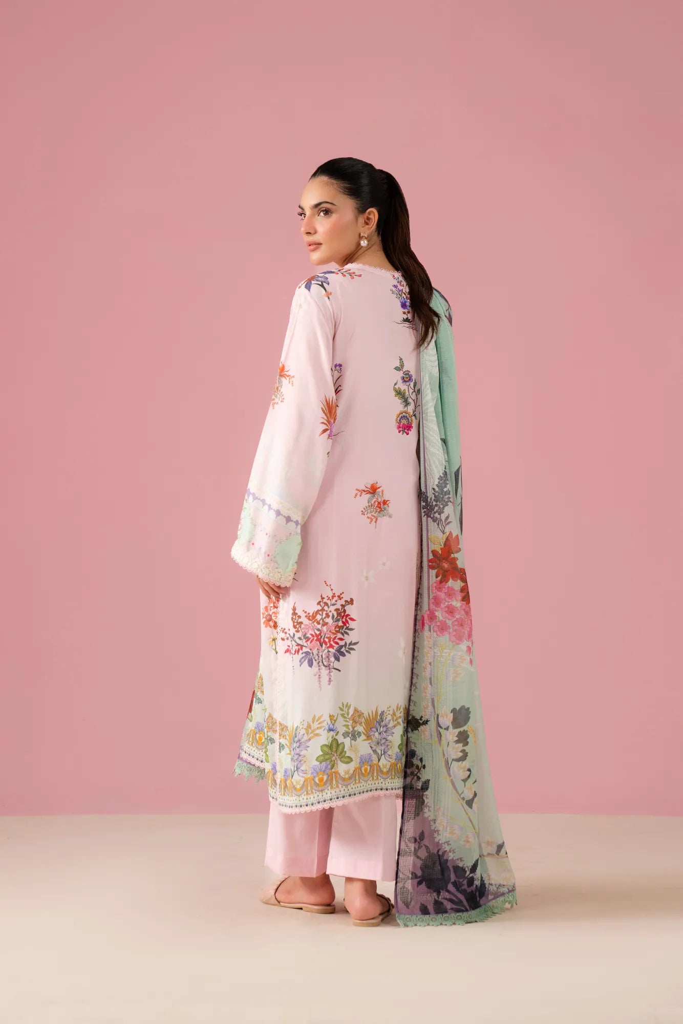 Luxury ladies linen suit – embroidered 3 piece digital print shirt with organza detailing, dyed trouser, and printed doriya dupatta, trending Pakistani fashion in Dubai & Middle East