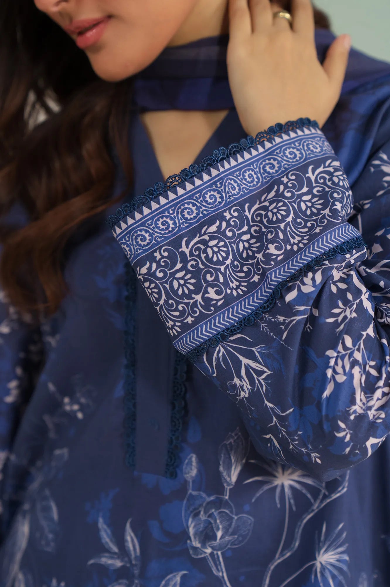 Luxury ladies unstitched lawn suits – 3-piece blue digital printed lawn with chiffon dupatta and cambric trousers, summer collection for Pakistani women abroad