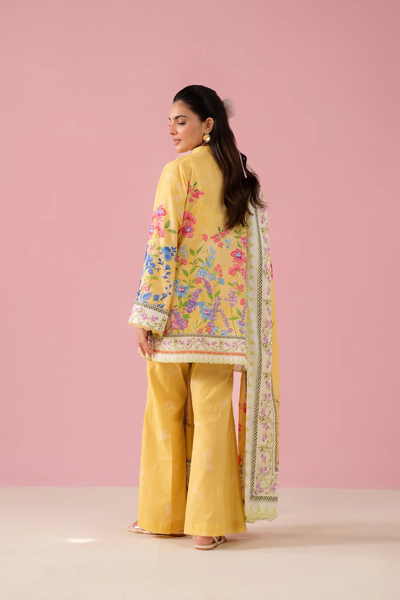 New York women unstitched suits – trendy 3 piece lawn dress featuring digital printed shirt, voile dupatta, and cambric trouser, ethnic wear for summer