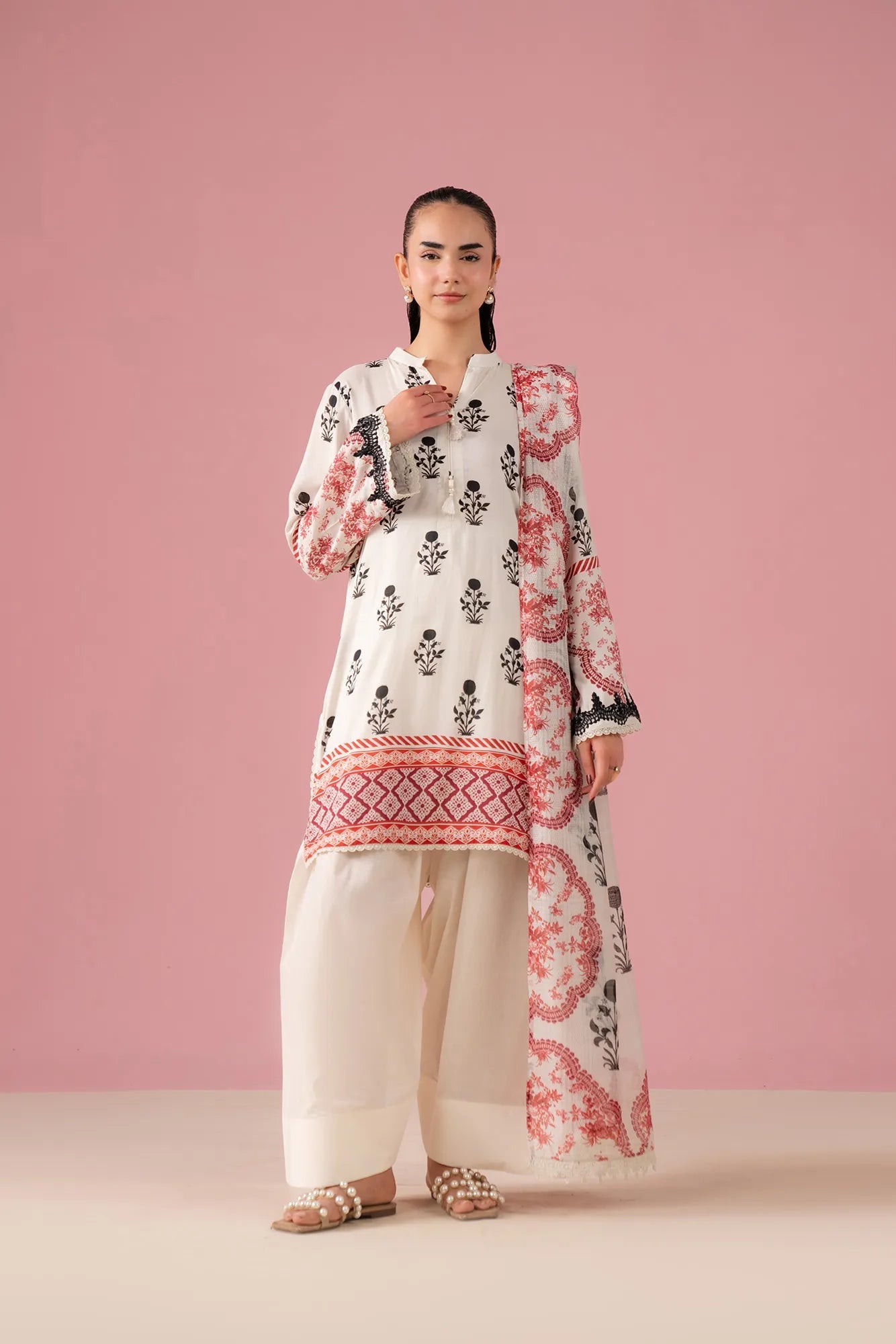 Purple 2 piece linen suit – embroidered digital printed shirt with organza border and doriya dupatta, premium winter collection for Pakistani women.