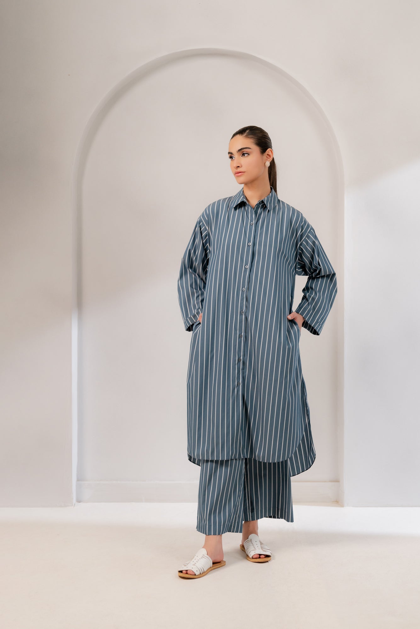 Shop 2 Pieces Printed Viscose Suit – Elegant & Comfortable Outfit for Women in Pakistan