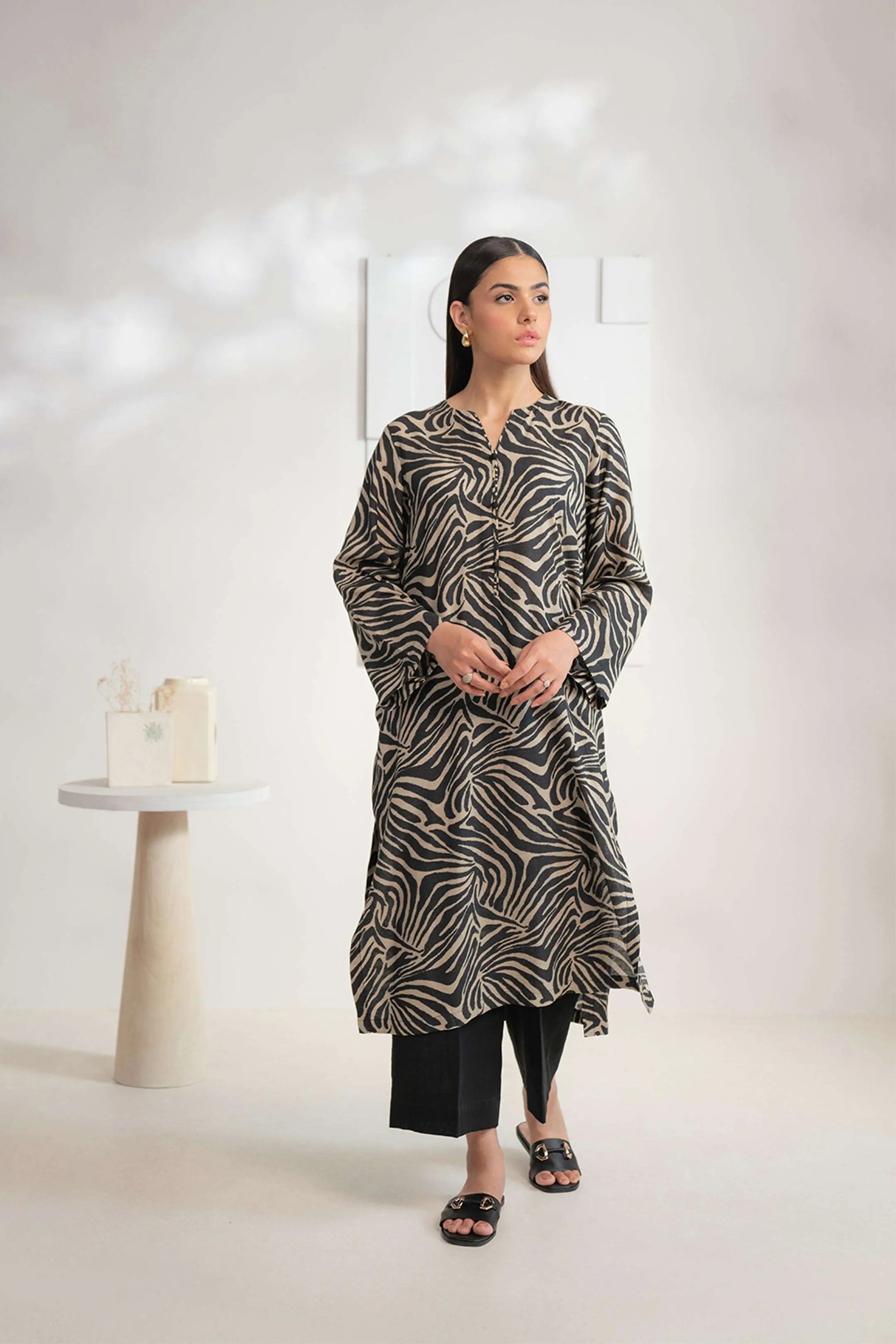 Shop_women_s_printed_Karandi_shirt_with_bold_zebra_pattern_a_versatile_outfit_online_43a5daac-11a1-430c-85c2-73b0a0f29177