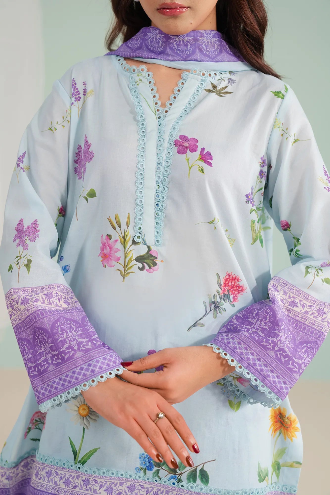 Stylish ladies unstitched lawn suits online – 3 piece printed lawn with digital shirt, voile dupatta, and cambric trousers, summer fashion in Dubai & Middle East