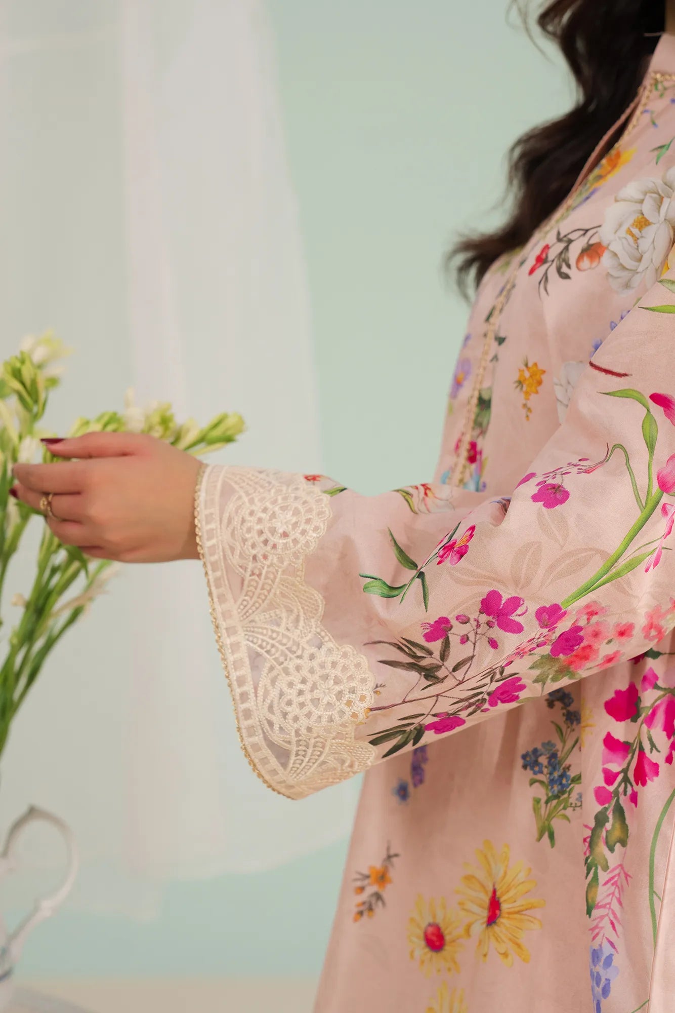 Stylish peach embroidered lawn suit for women – 3-piece unstitched set with chiffon dupatta, perfect for online unstitched lawn suits shopping in USA & UK.