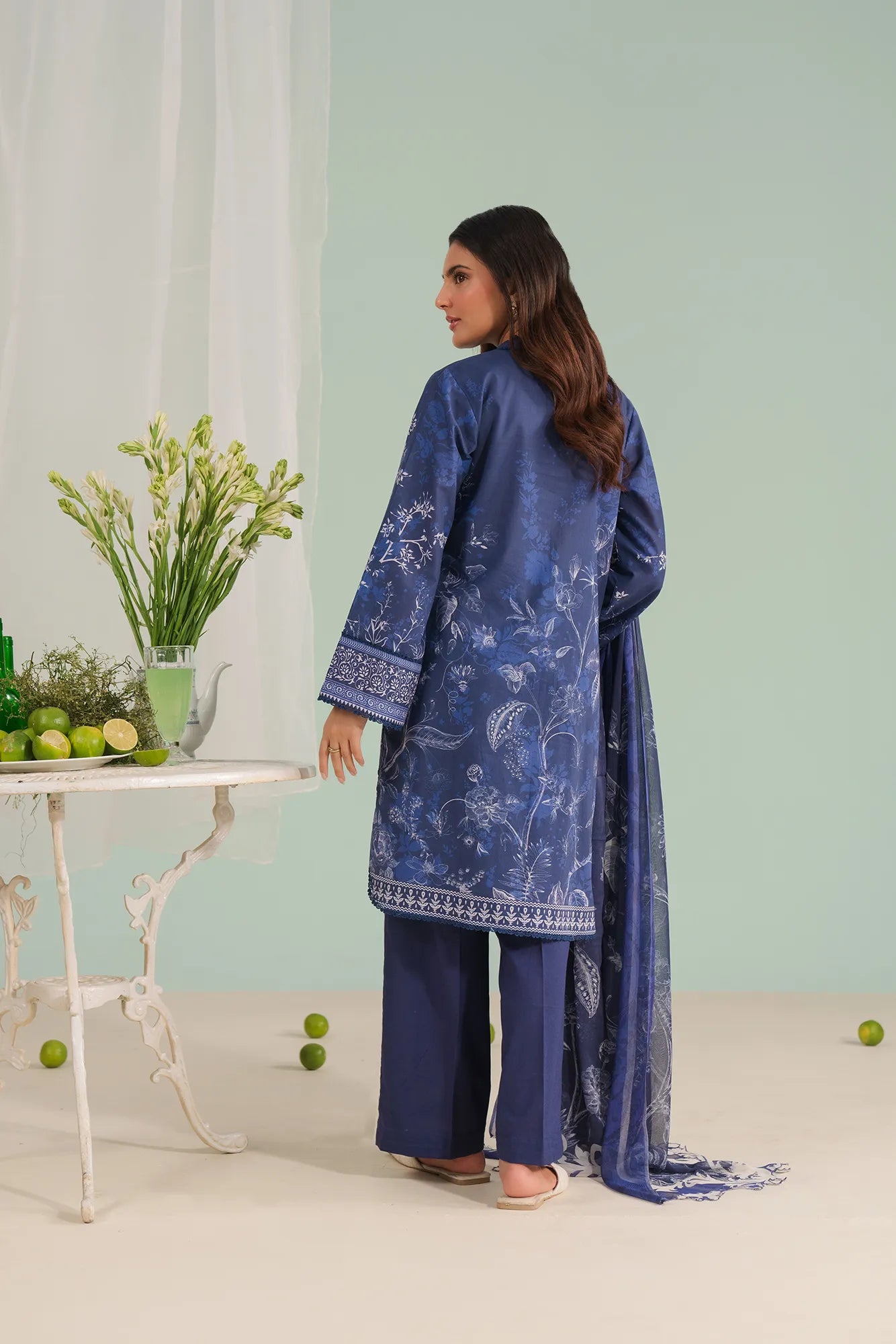 Trendy unstitched lawn suits – blue 3-piece set with digital print shirt, cambric pants, and chiffon dupatta, stylish Pakistani dress for women in UK & USA.