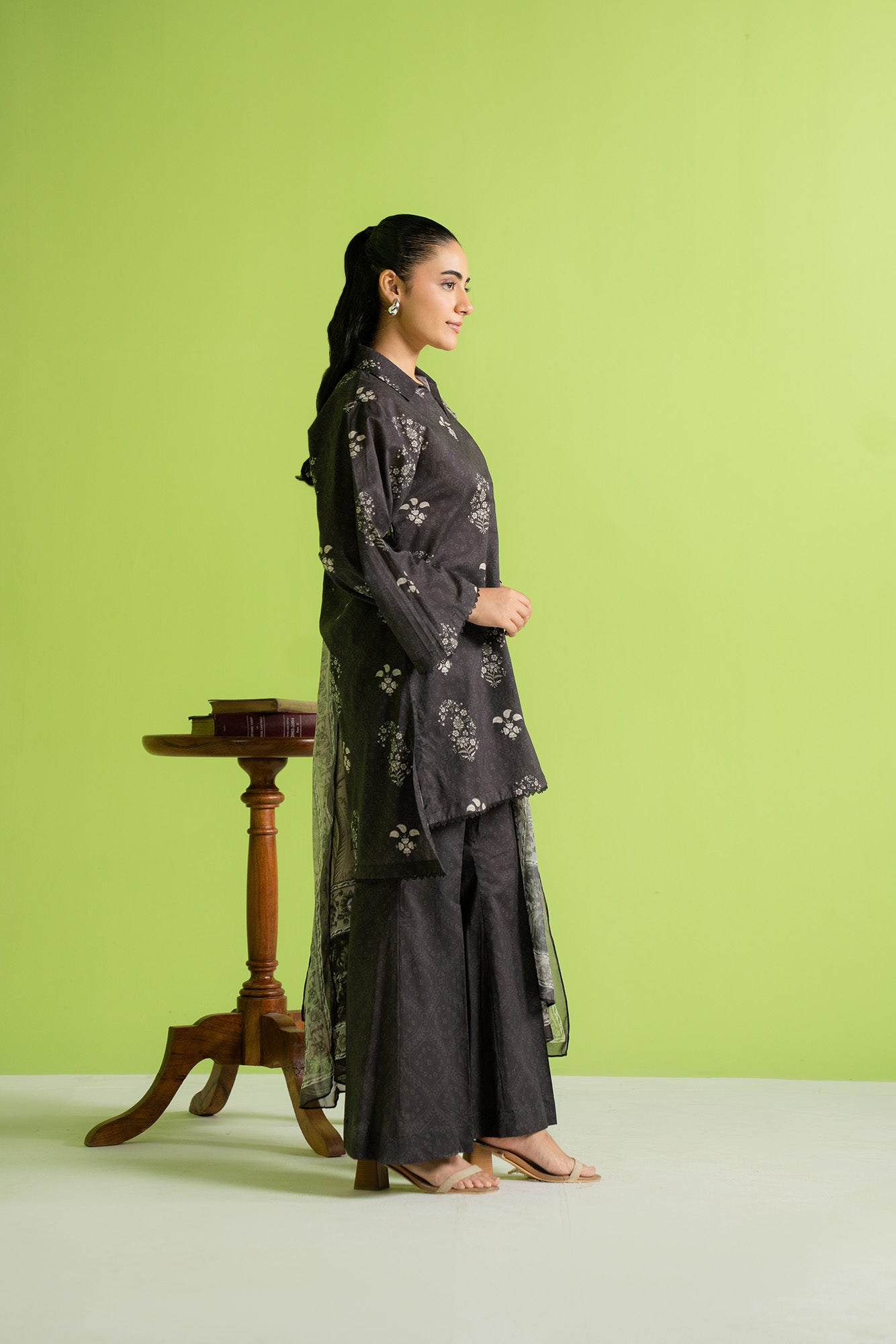 Unstitched cambric suit with printed silk dupatta, black and white lawn dress for girls, ideal for Lahore and Karachi summers