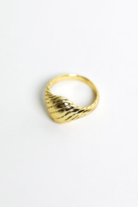 Metallic Ring