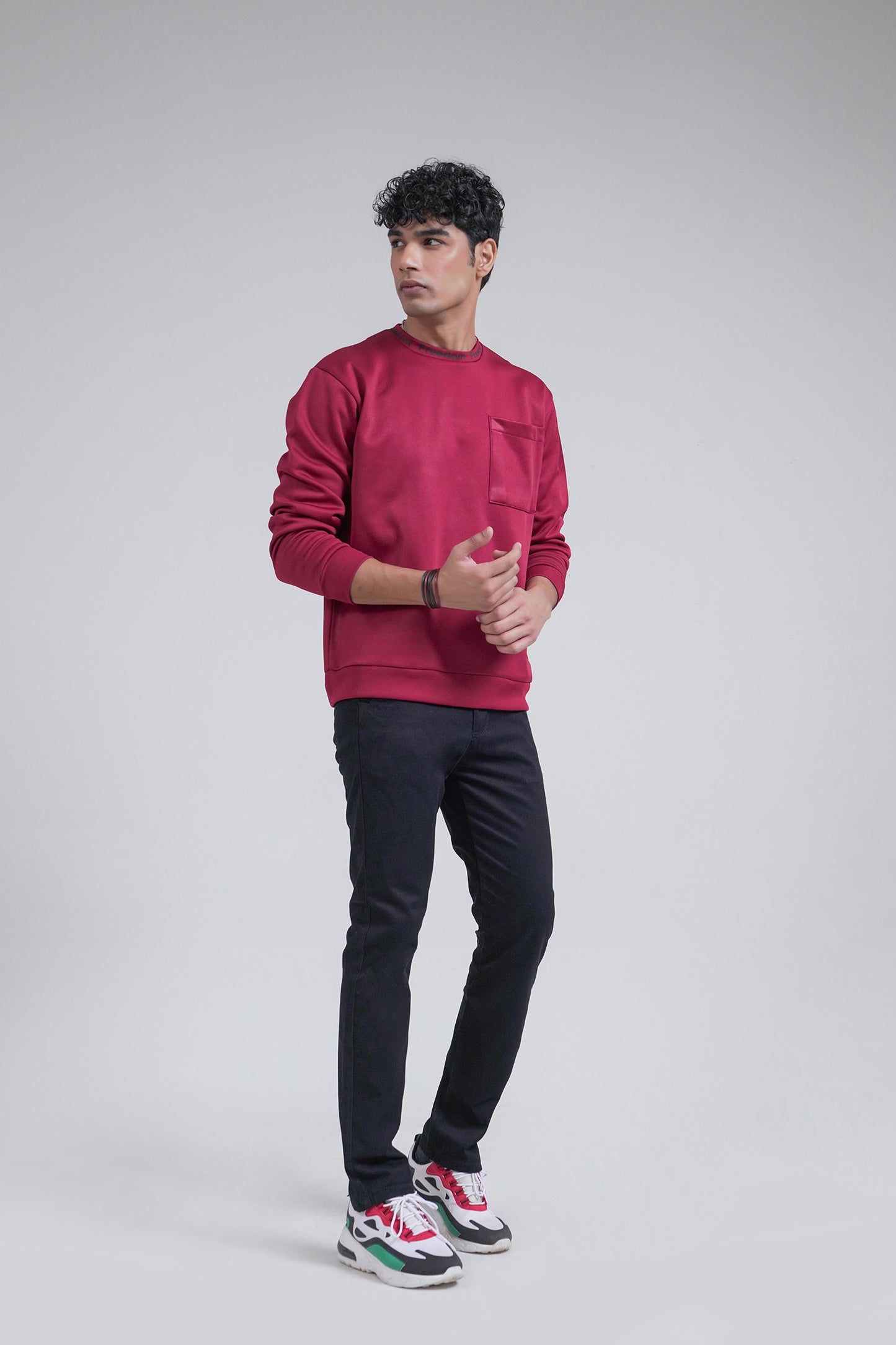 Sweatshirt