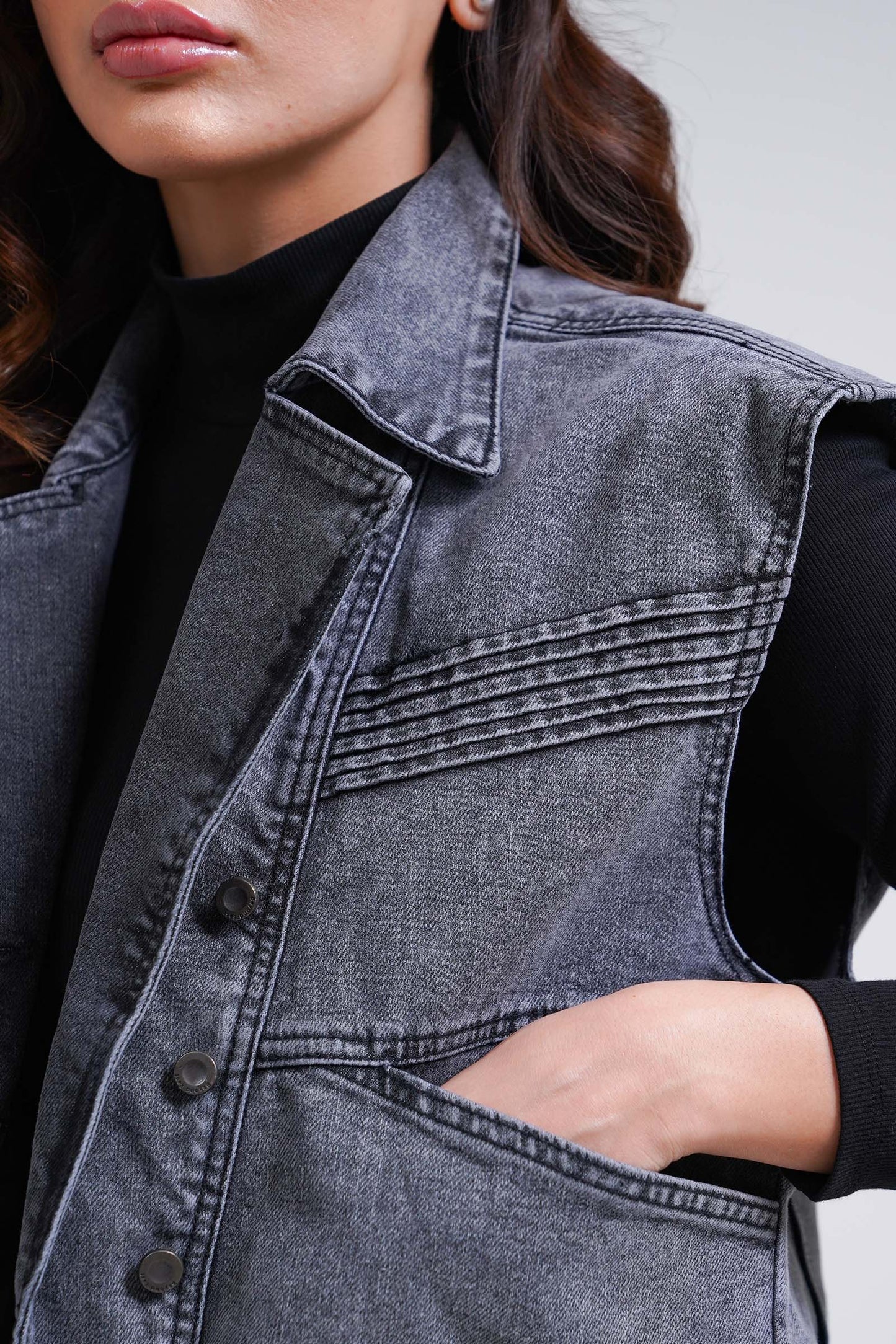 Sleeveless Jacket