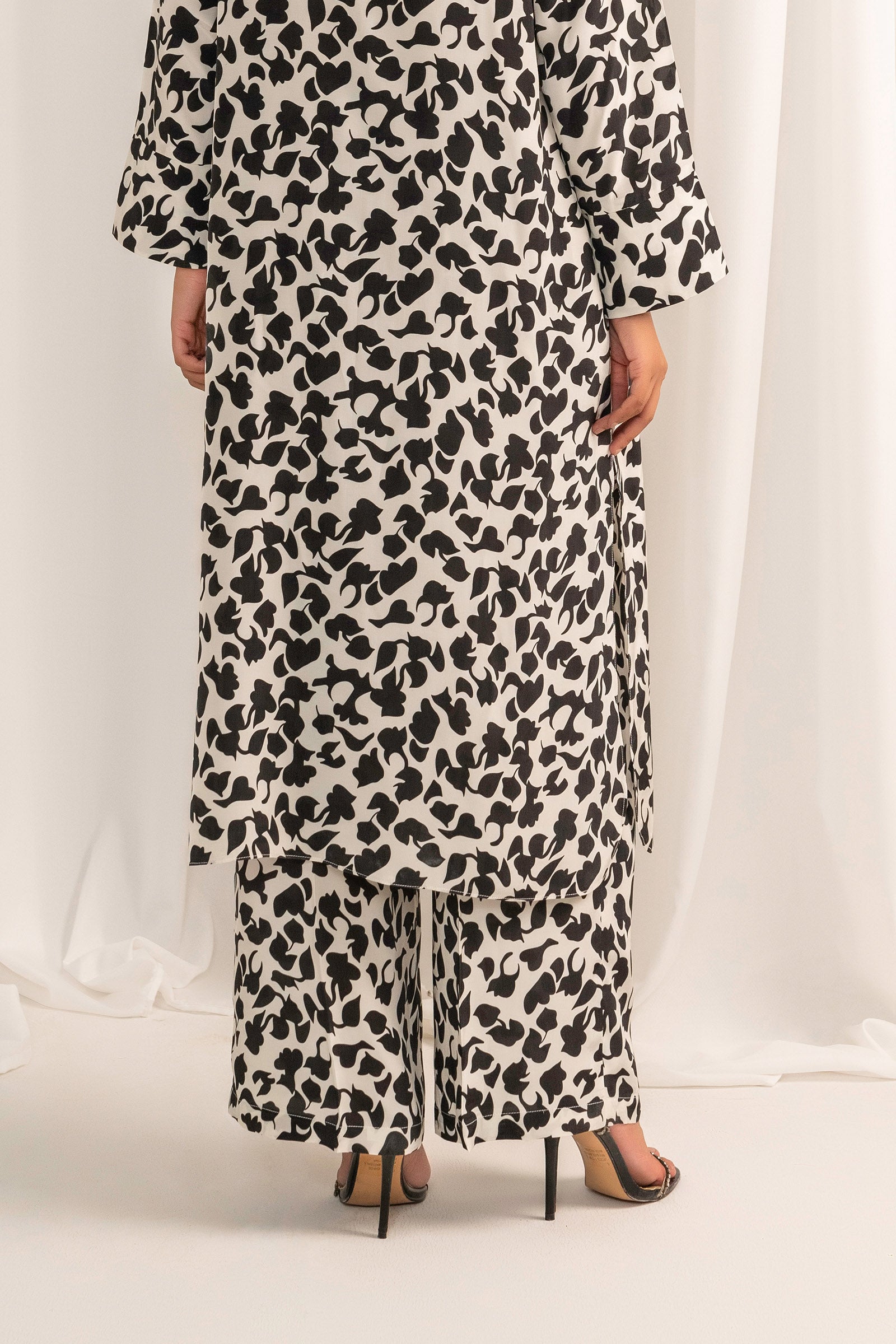 Printed Wide Leg Pants Beyond East Official