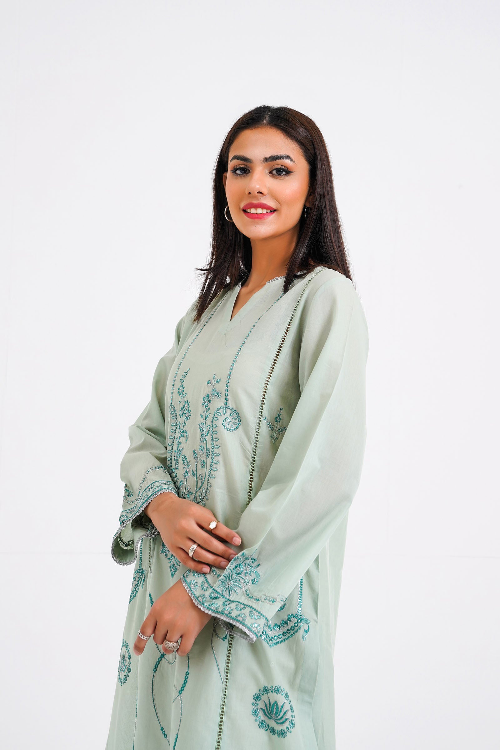 Maya (3PC) Beyond East Official