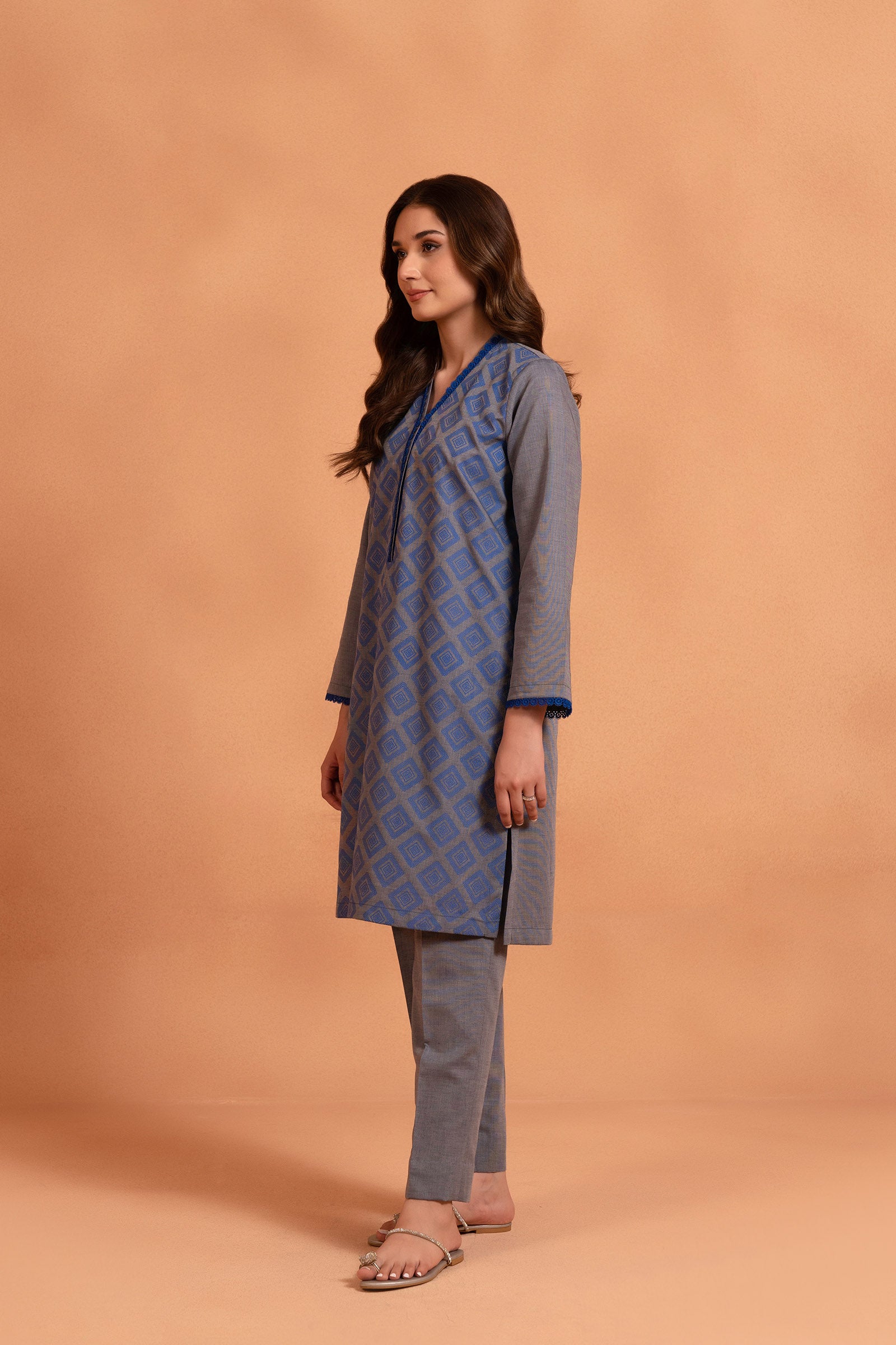 Tara (2PC) Beyond East Official
