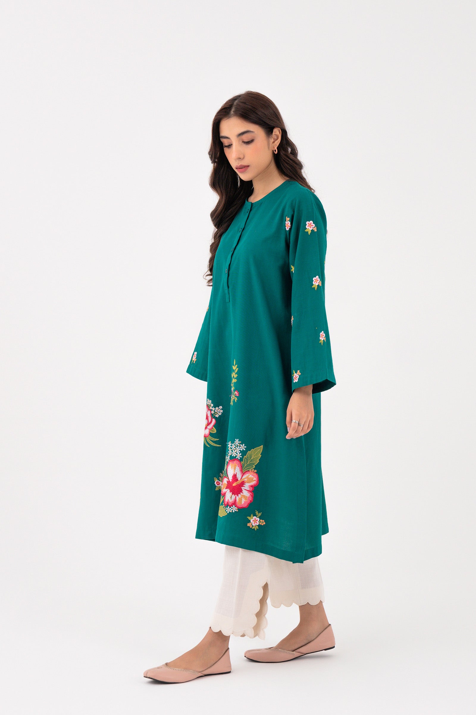Evergreen (1PC) Beyond East Official