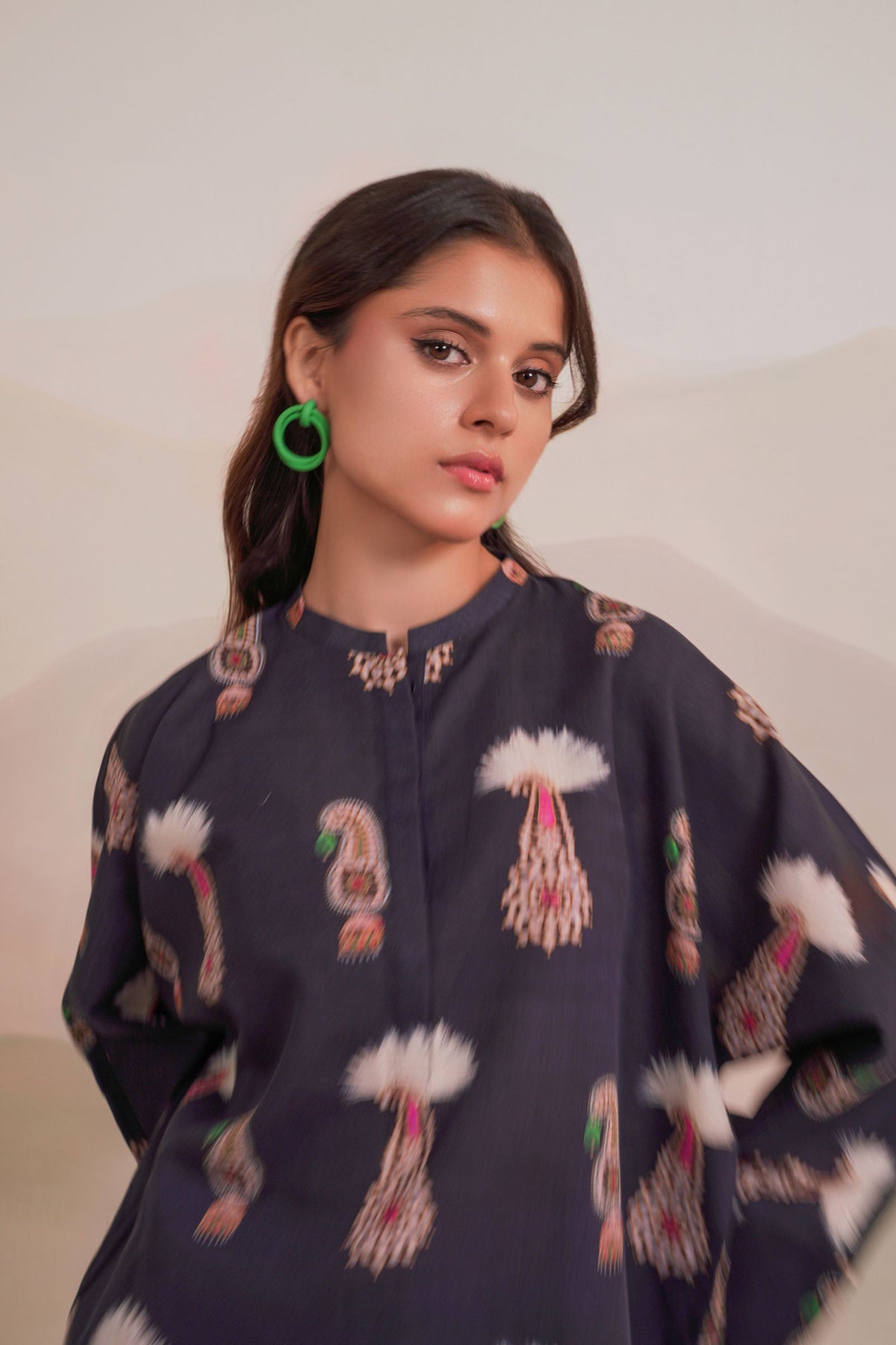 Black Jewel (1PC) Beyond East Official