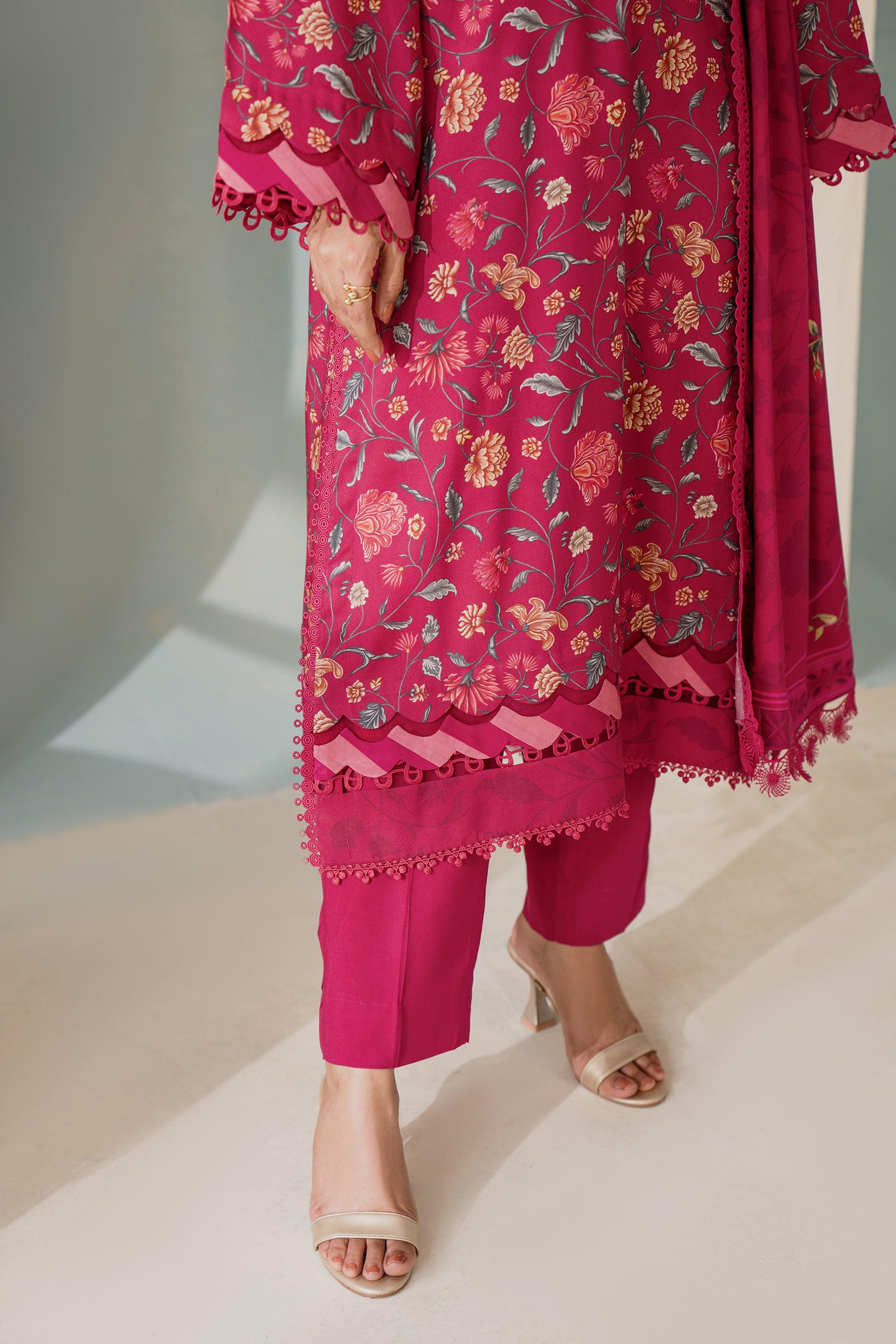 Winter Berry (3PC) Beyond East Official