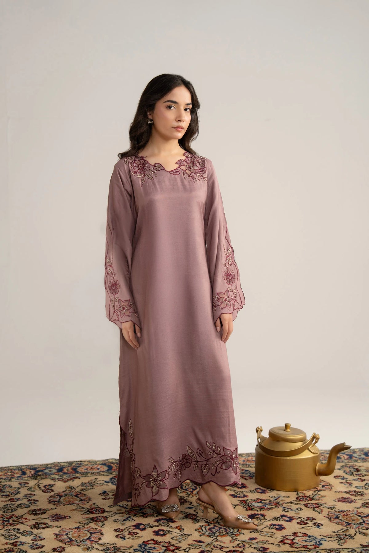1 Piece Embroidered Raw Silk Kaftan WTSE261093