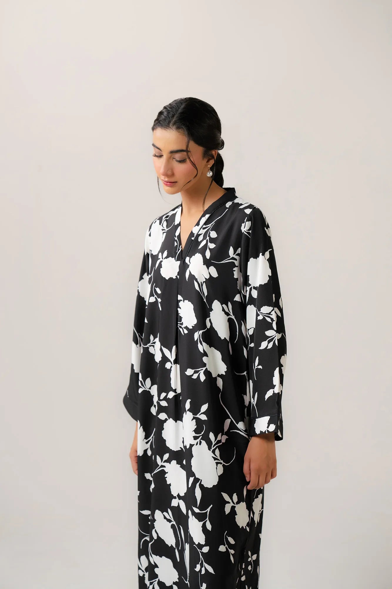 1 piece black long shirts for girls casual collection 2025