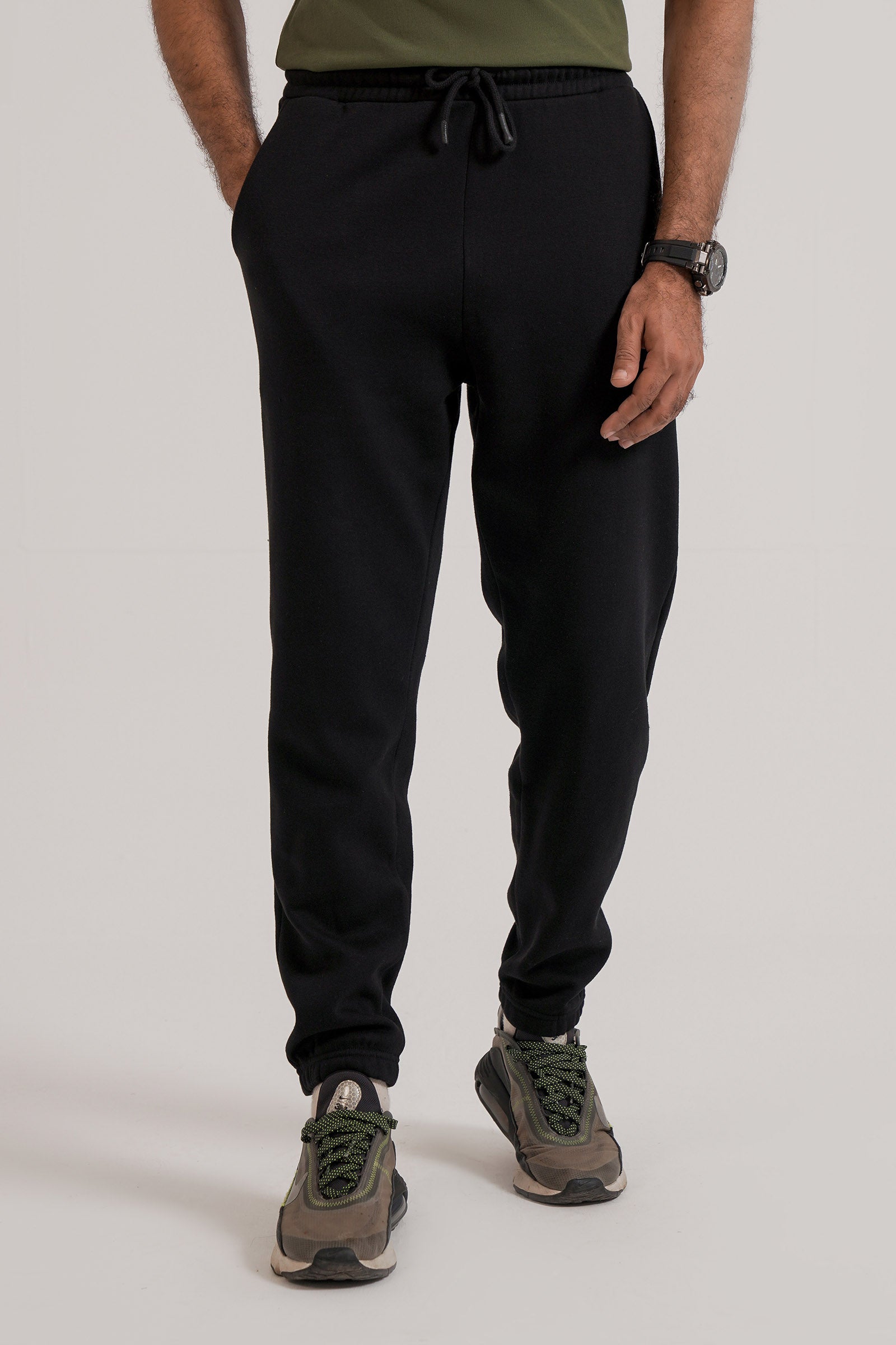 Basic Joggers Beyond East Official