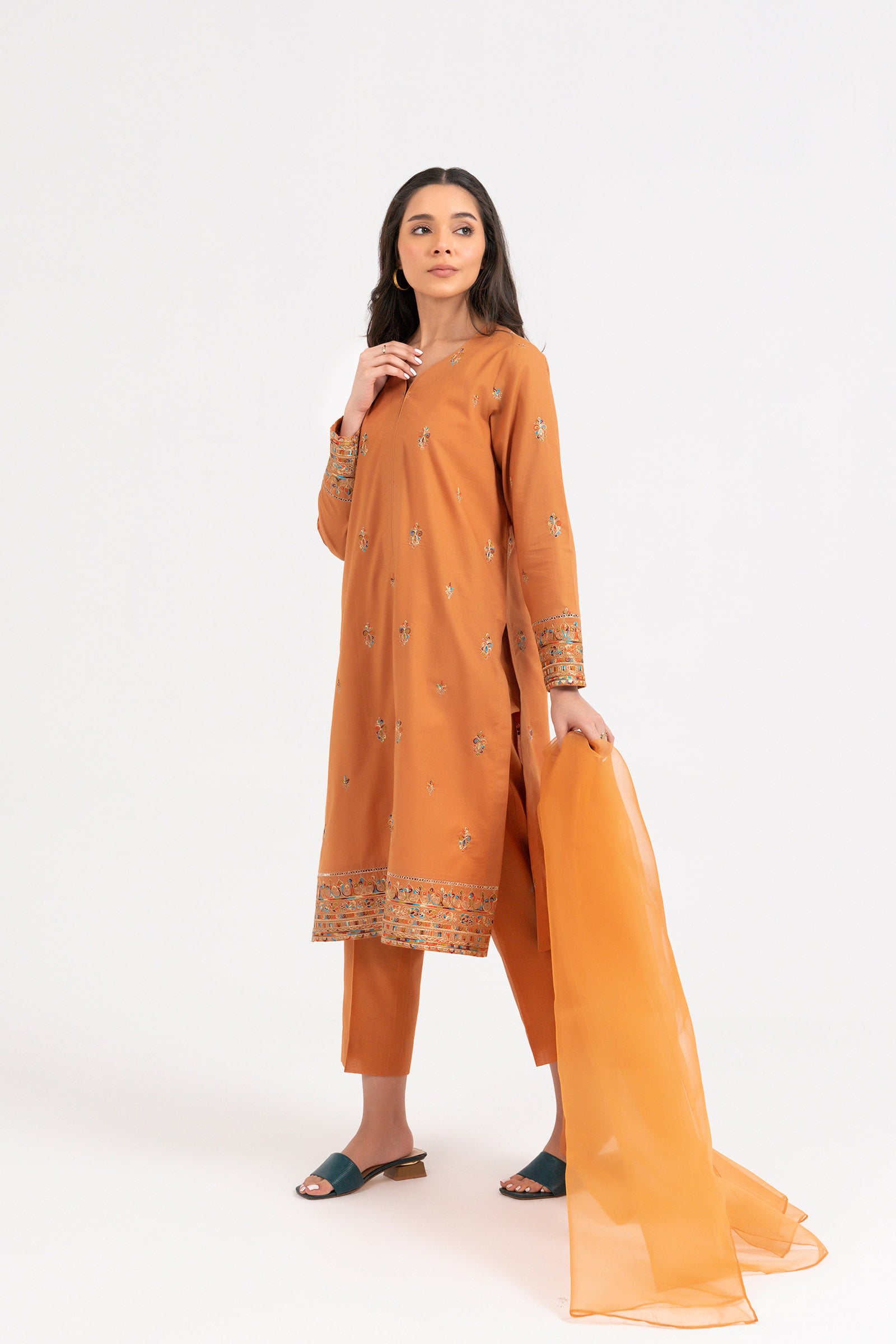 Shireen (2PC) Beyond East Official