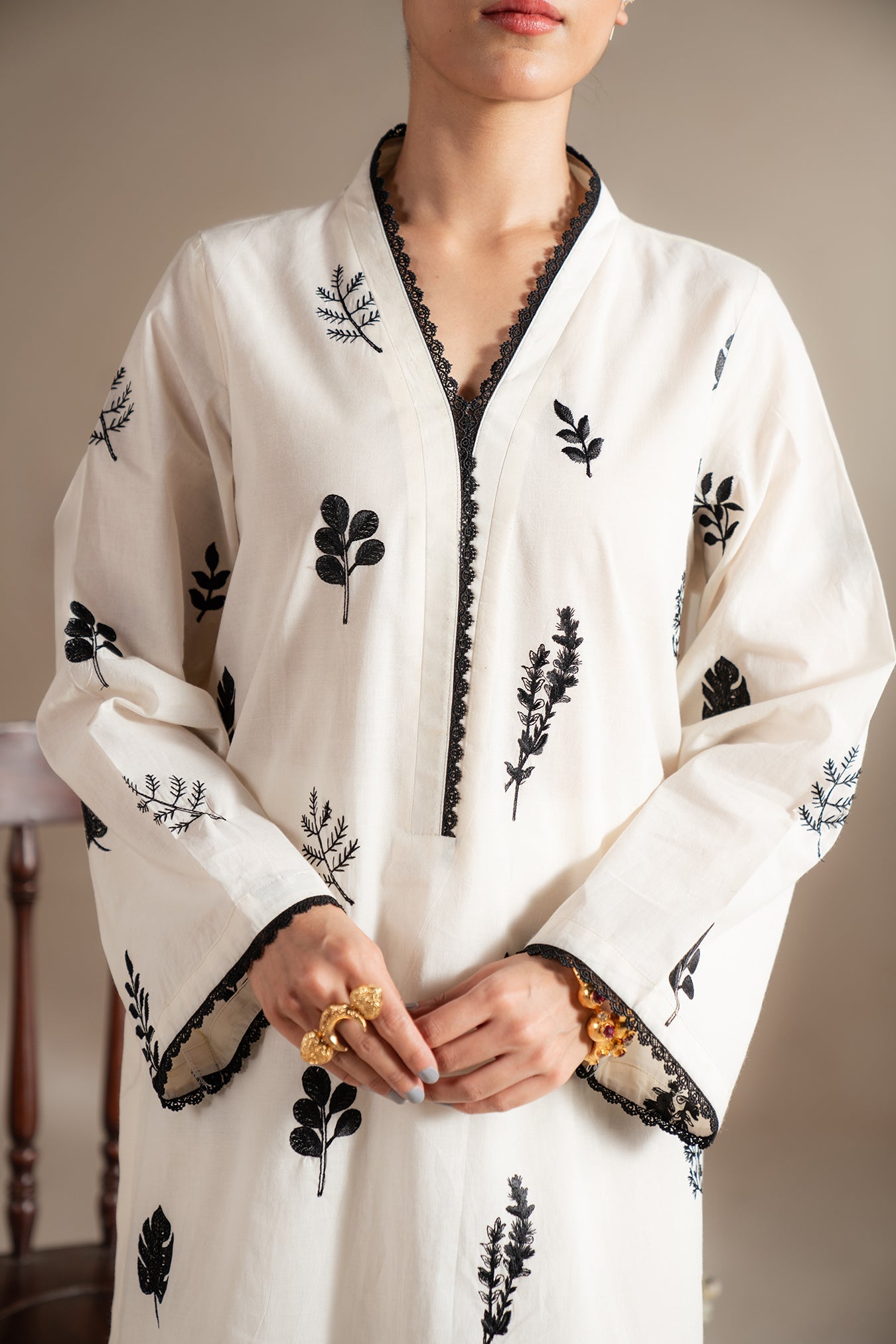 2 piece embroidered pret lawn suit in monochrome design – casual wear for women