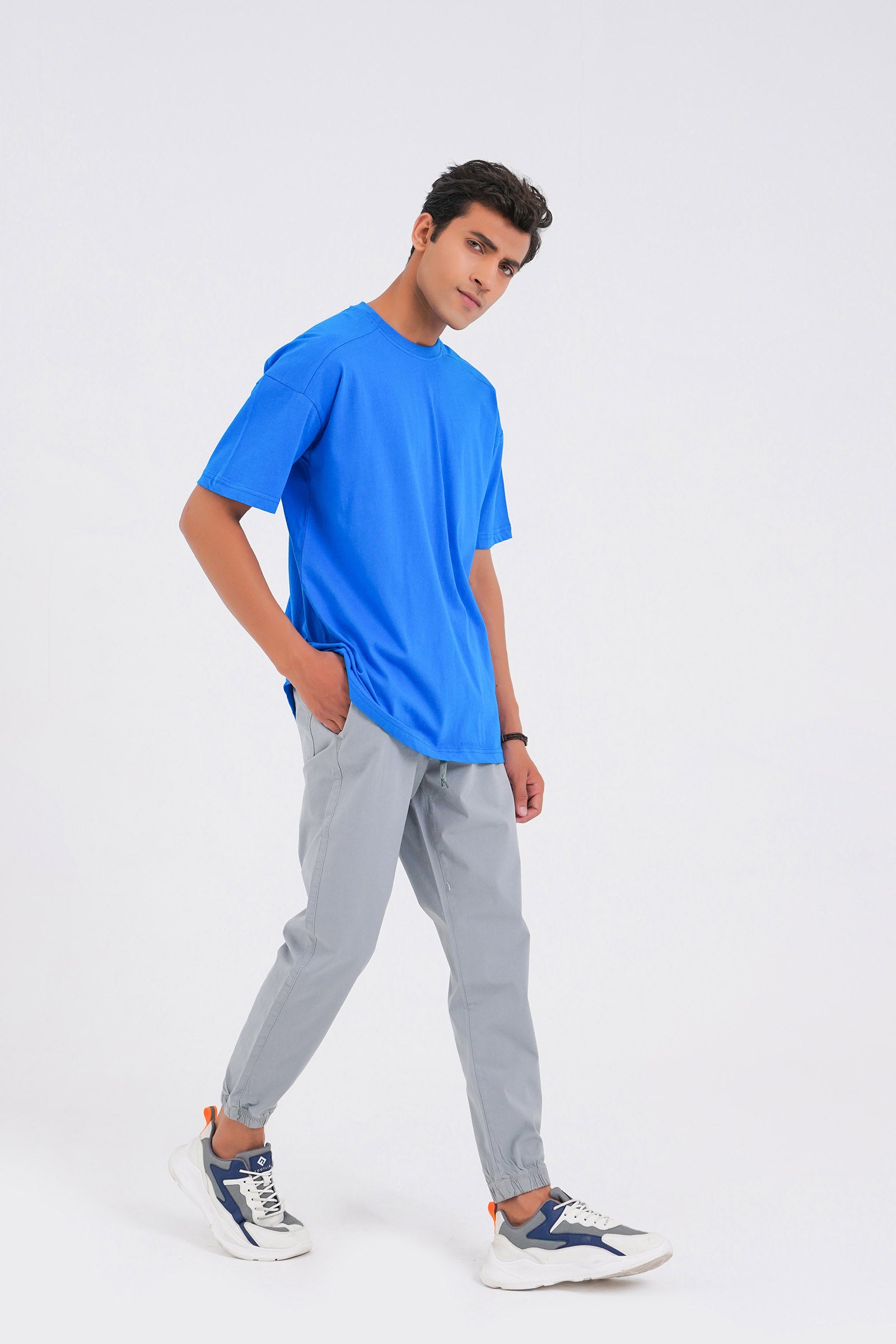 Basic T-shirt Beyond East Official