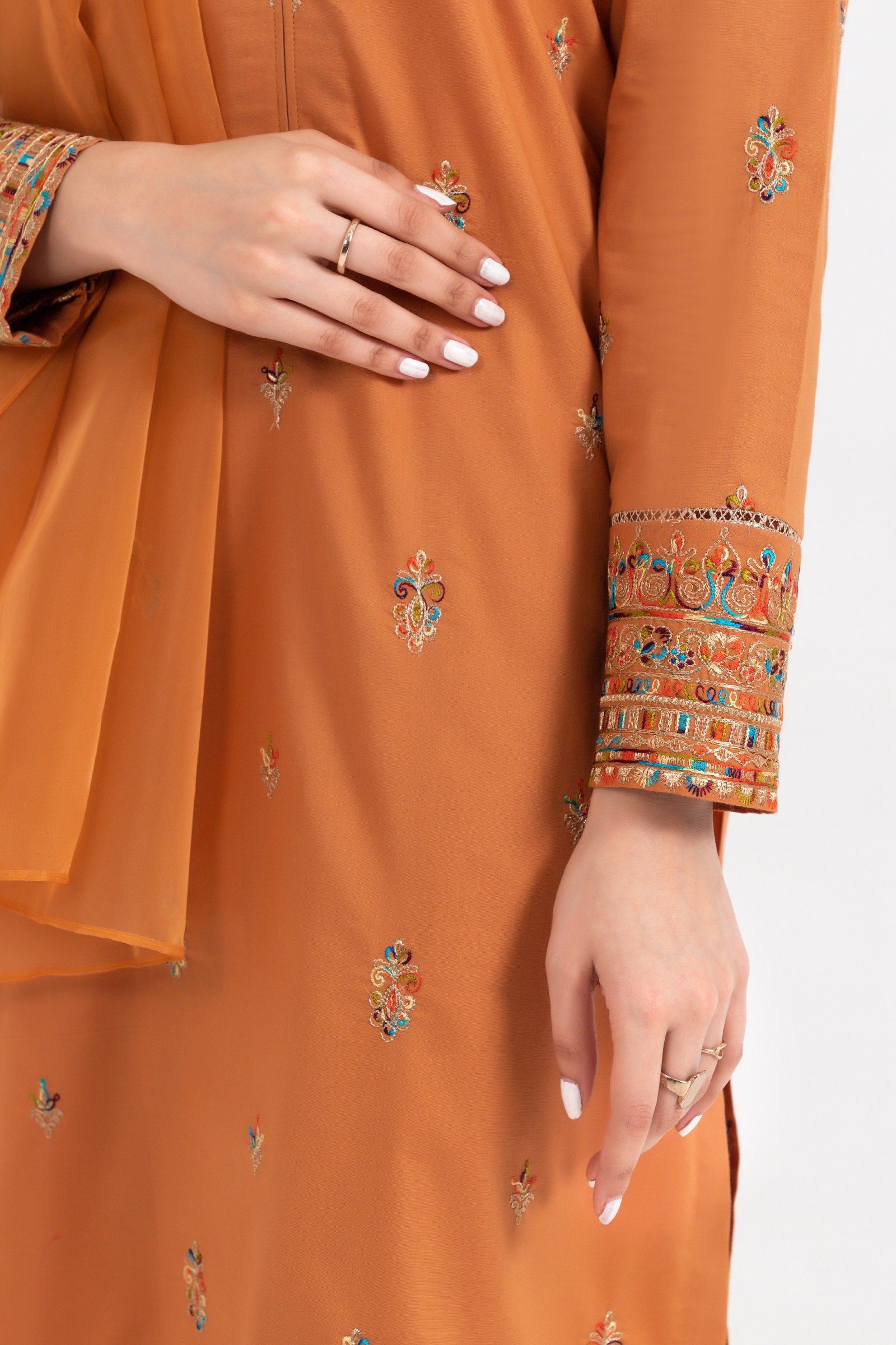 Shireen (2PC) Beyond East Official