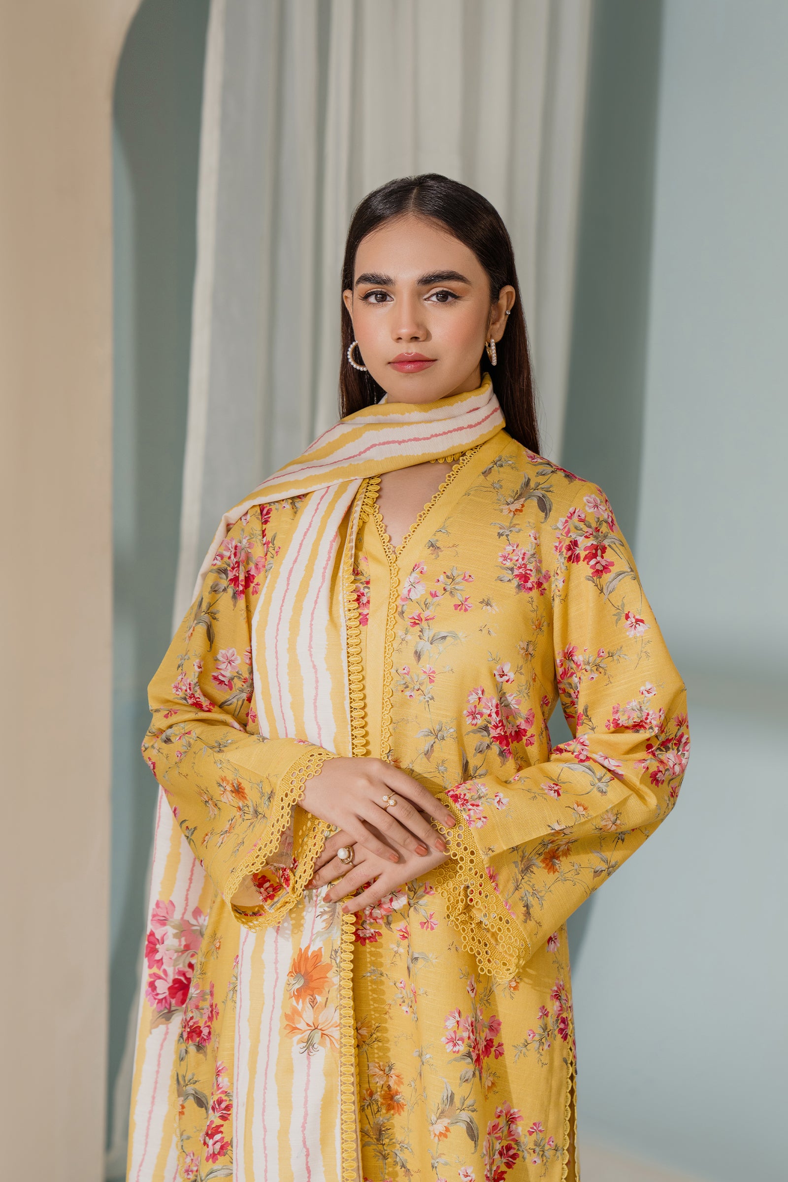 Oak Petals (2PC) Beyond East Official
