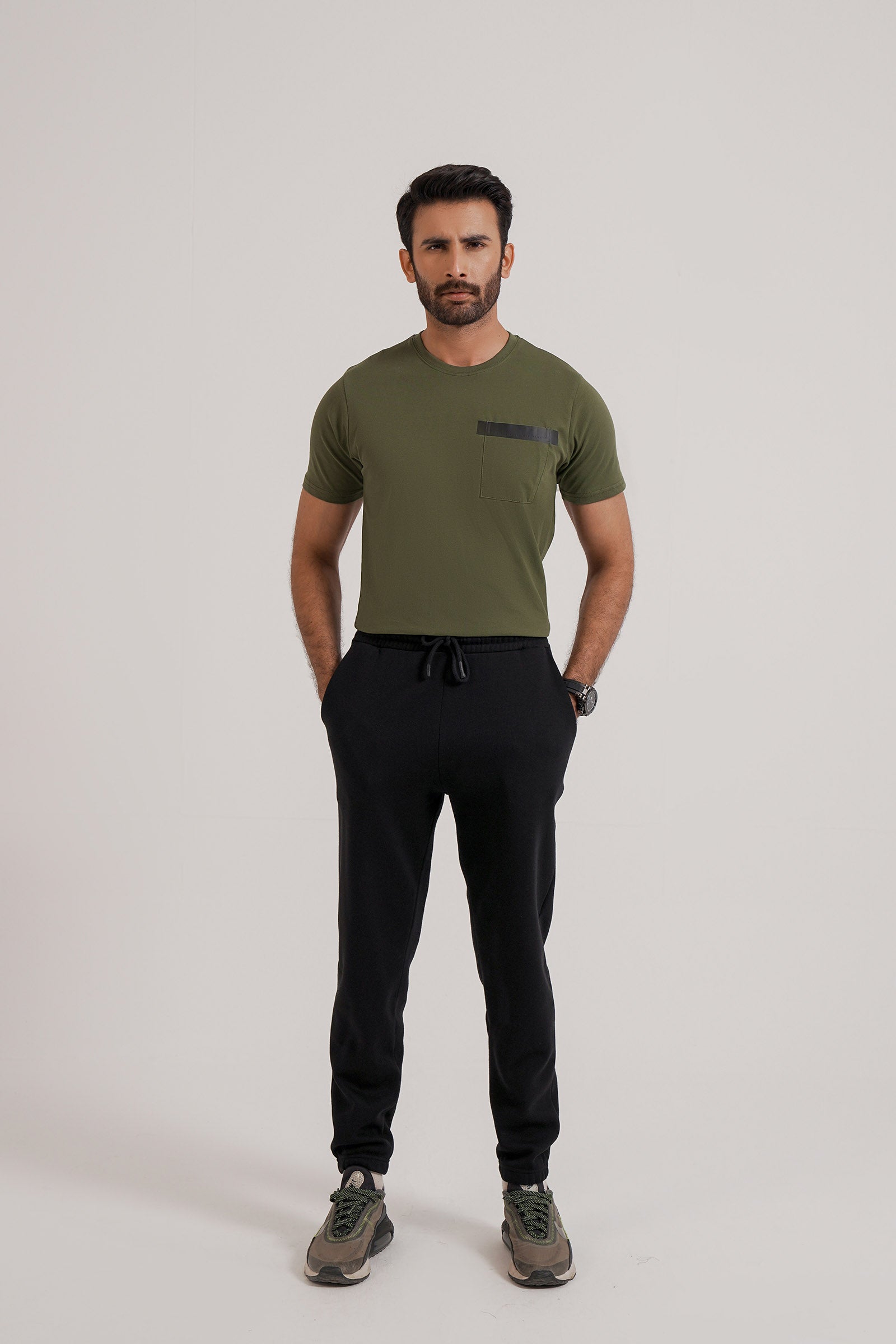 Basic Joggers Beyond East Official