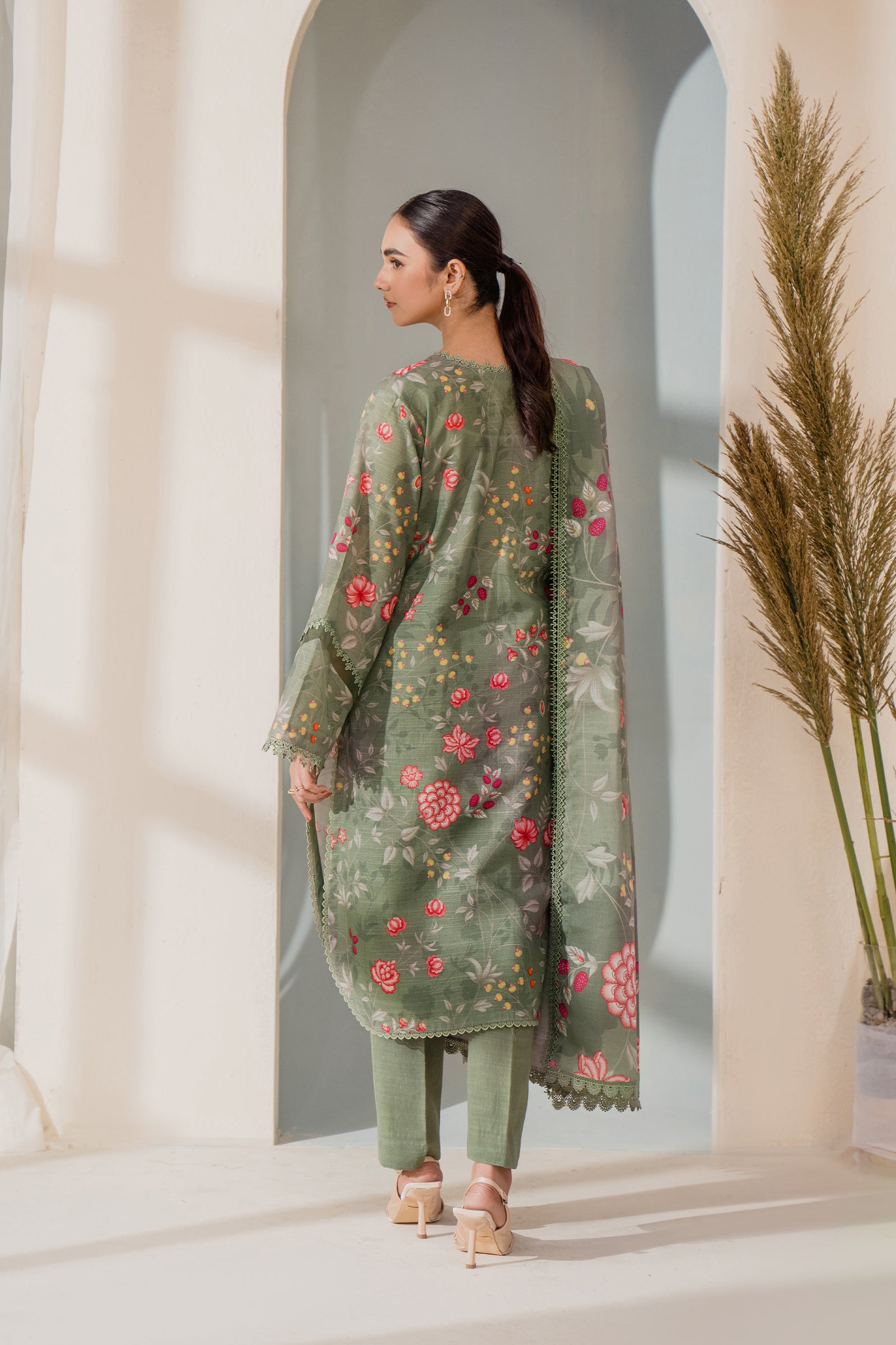 Chintzy Affair (3PC) Beyond East Official