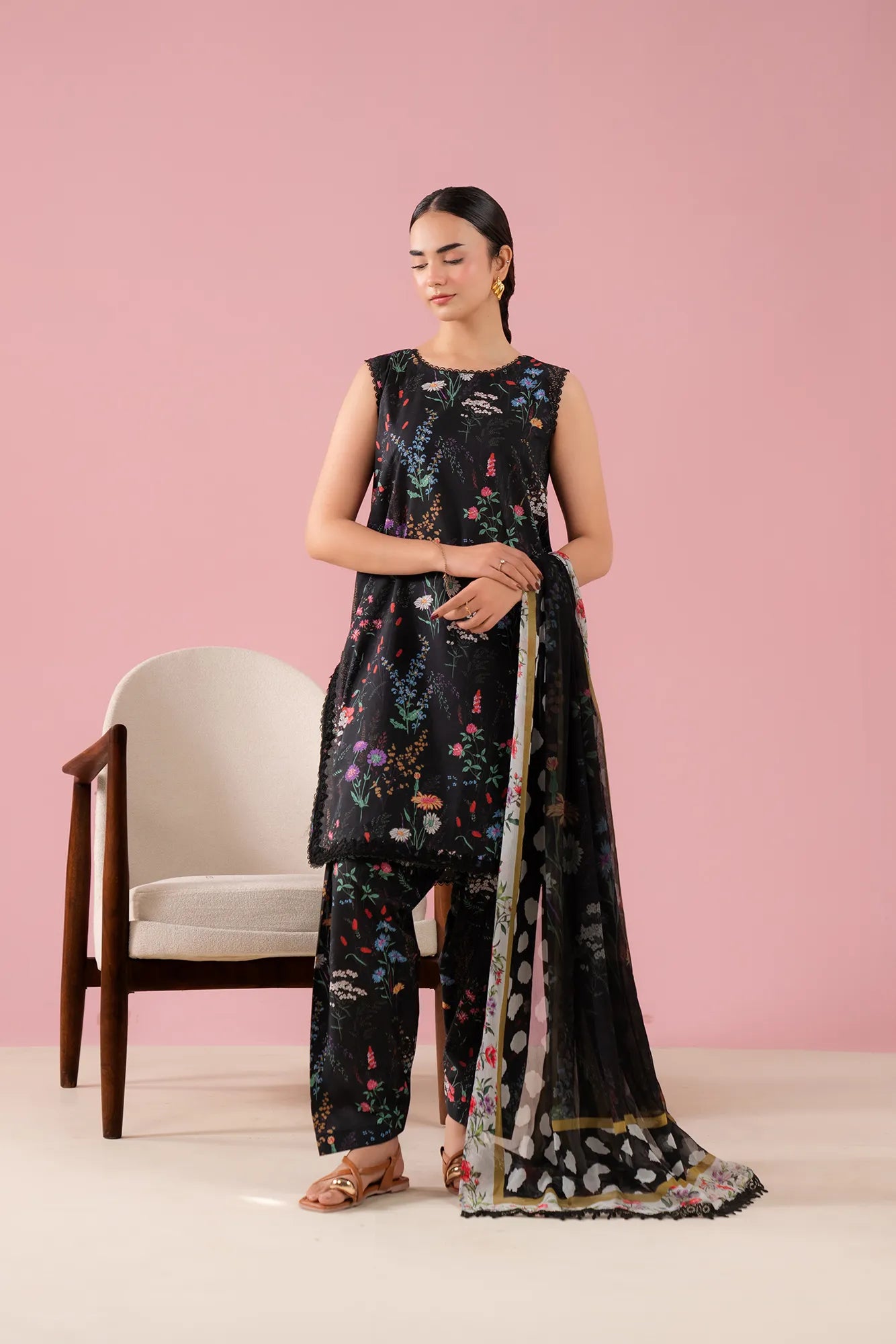 3 Piece Printed Lawn Suit in Lahore Liberty Market – digital printed lawn shirt with chiffon dupatta for women